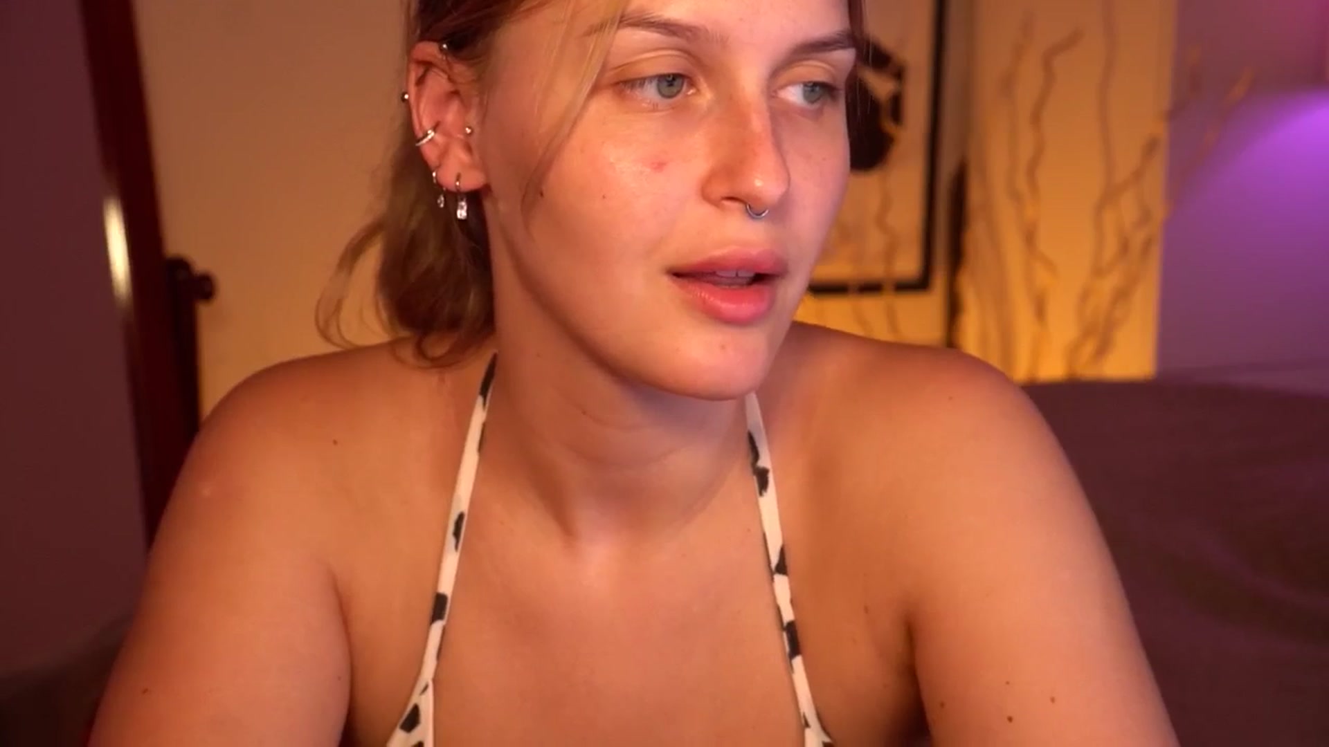 Gallery image thumbnail from sweetpulse_'s myfreecams stream on, 07/15/2024, 10:35 image 18 of 20
