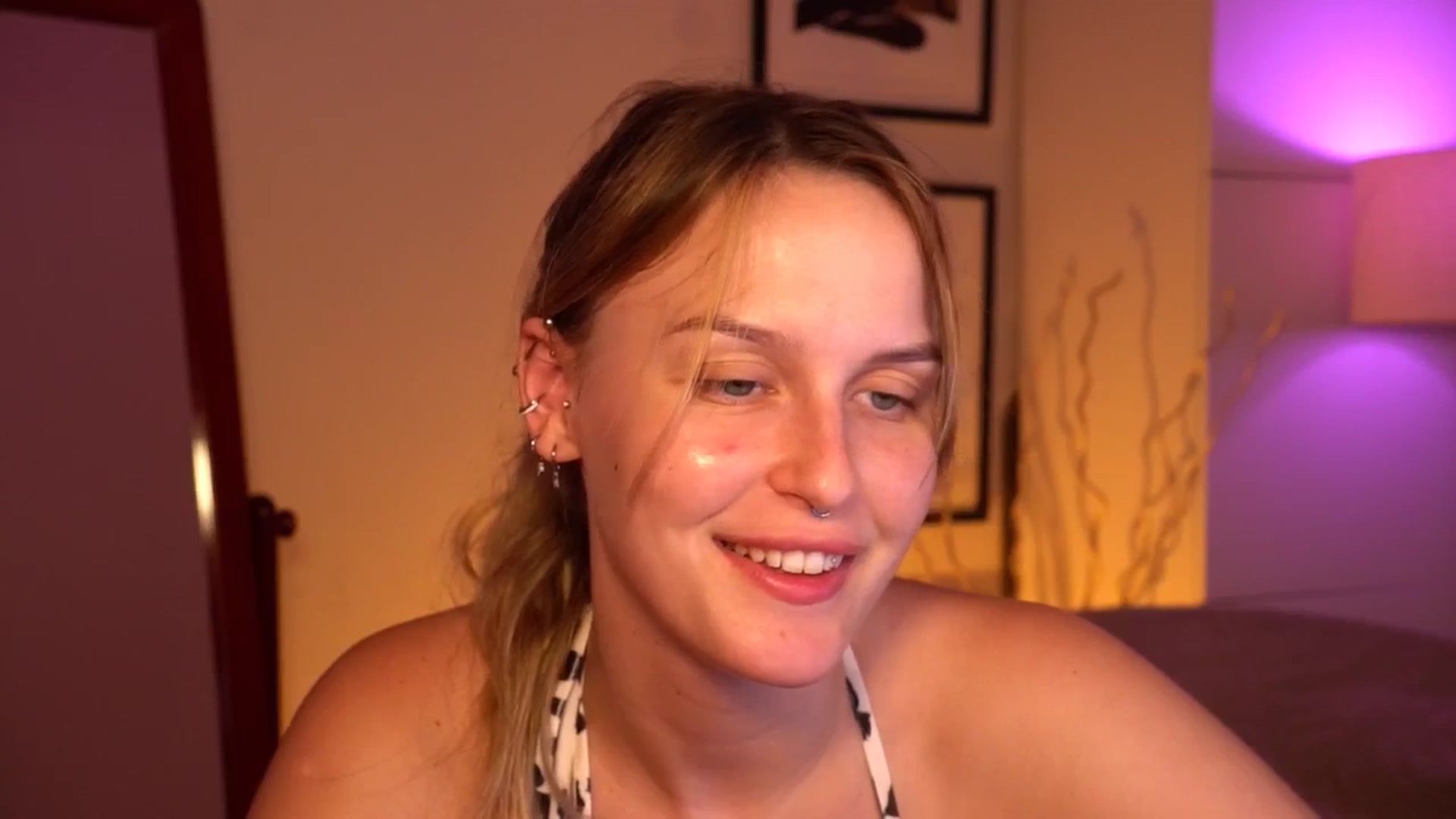 Gallery image thumbnail from sweetpulse_'s myfreecams stream on, 07/15/2024, 10:35 image 5 of 20