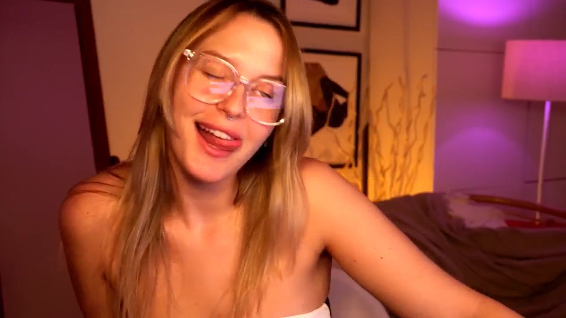 Gallery image thumbnail from sweetpulse_'s myfreecams stream on, 07/20/2024, 08:41 image 19 of 20