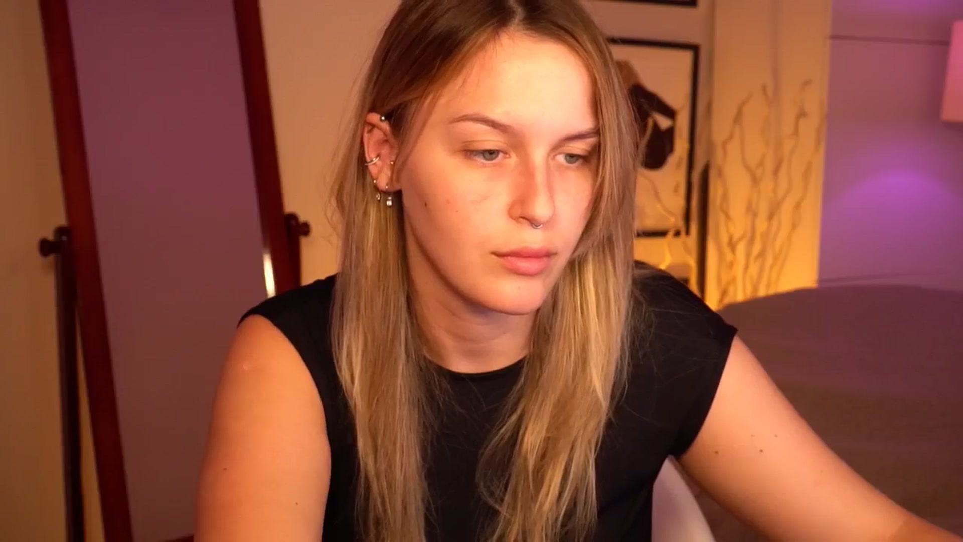 Gallery image thumbnail from sweetpulse_'s myfreecams stream on, 07/21/2024, 07:40 image 16 of 20