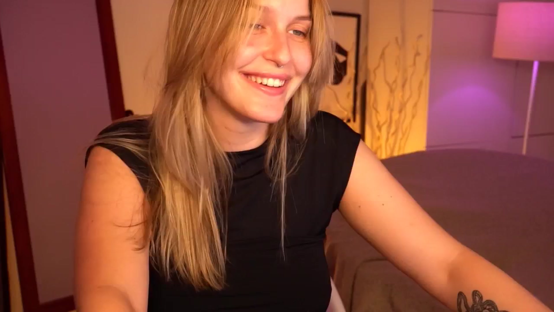 Gallery image thumbnail from sweetpulse_'s myfreecams stream on, 07/21/2024, 08:34 image 20 of 20