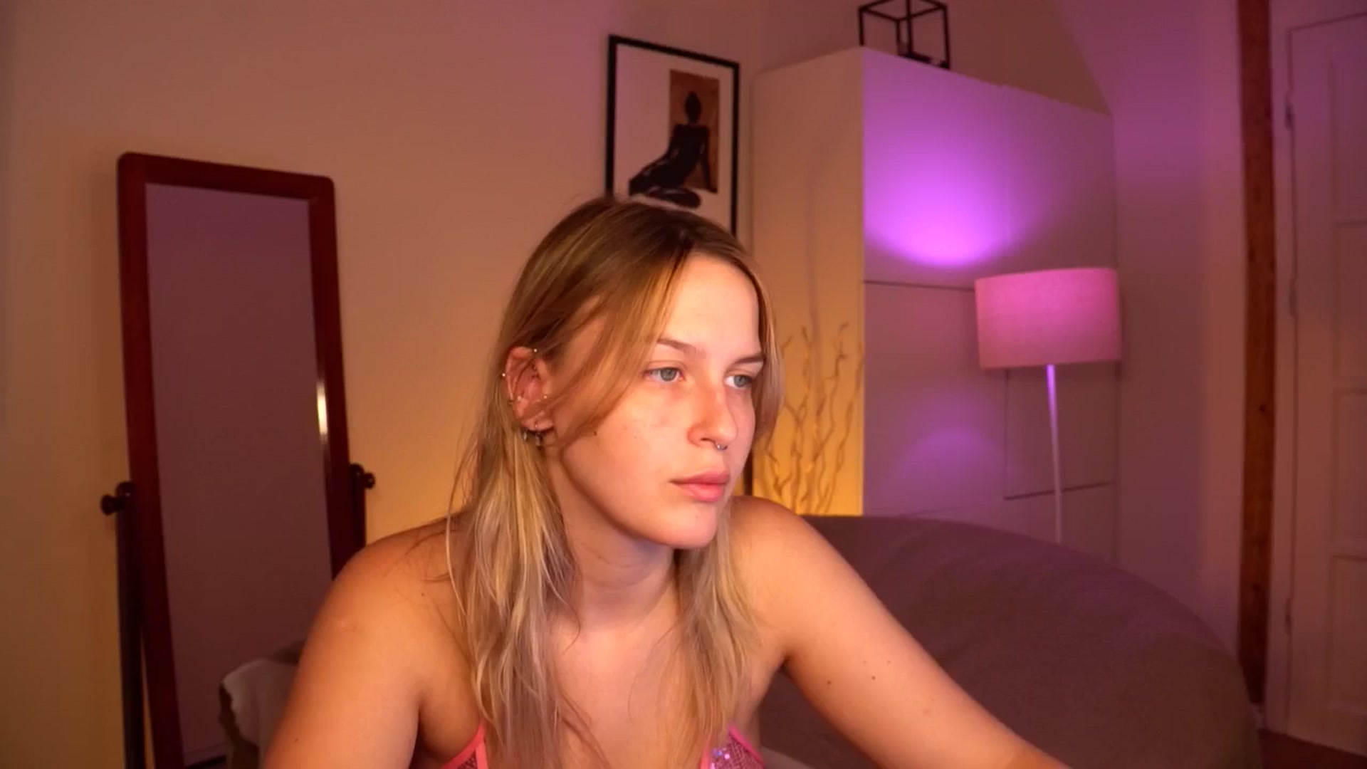 Gallery image thumbnail from sweetpulse_'s myfreecams stream on, 07/22/2024, 05:58 image 1 of 20