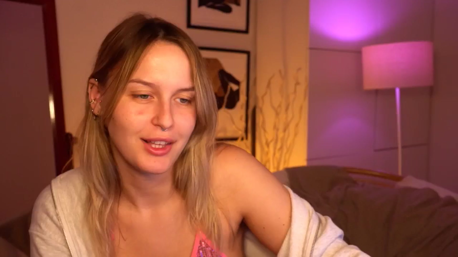 Gallery image thumbnail from sweetpulse_'s myfreecams stream on, 07/22/2024, 07:25 image 8 of 20