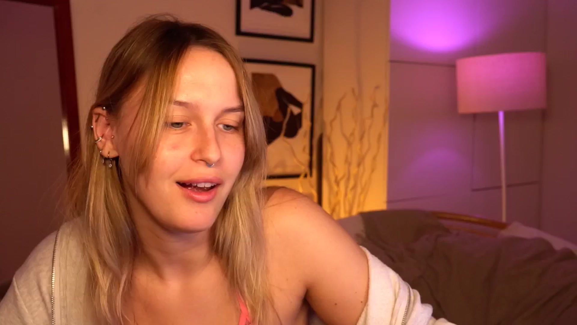 Gallery image thumbnail from sweetpulse_'s myfreecams stream on, 07/22/2024, 07:25 image 9 of 20
