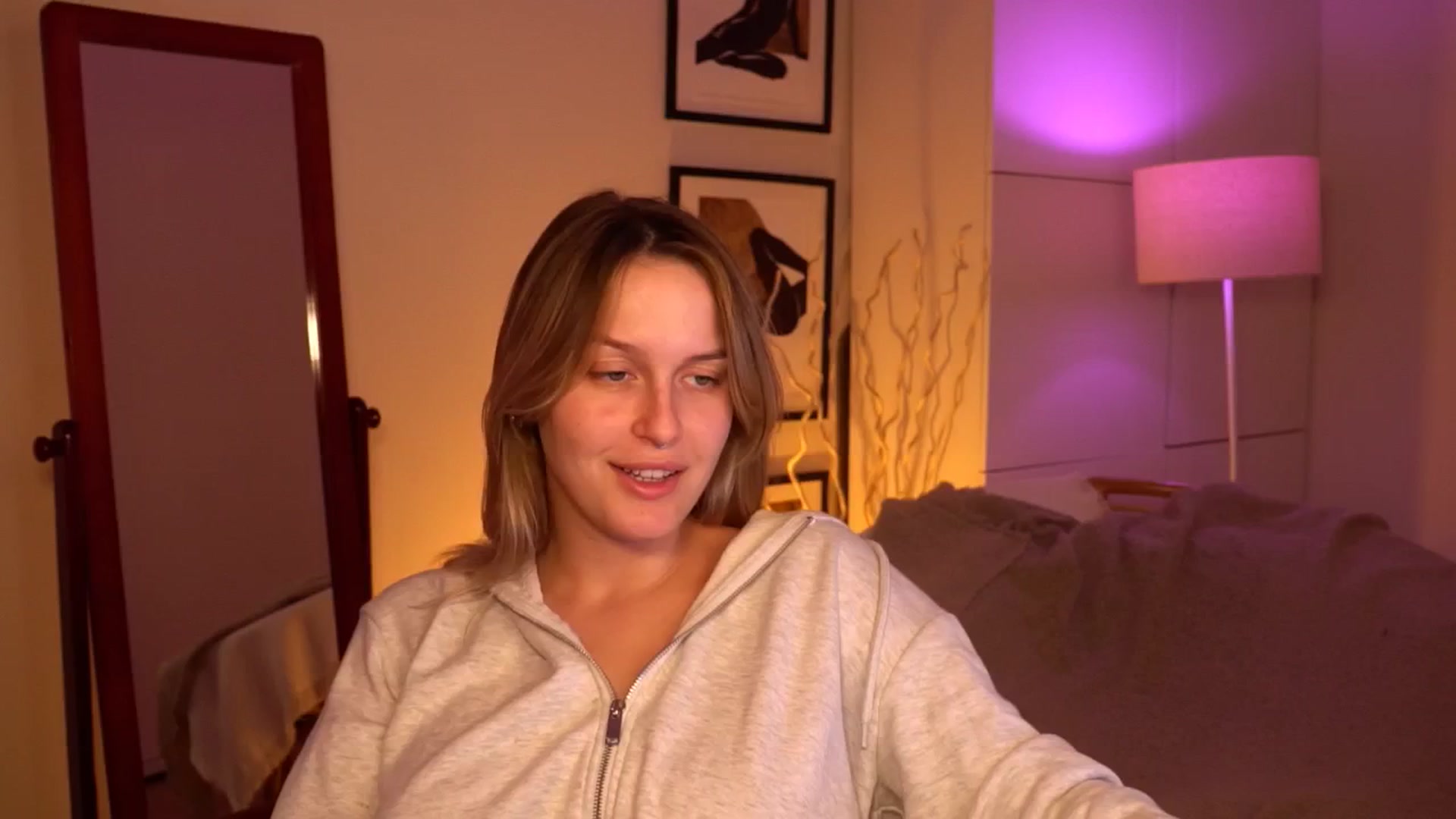 Gallery image thumbnail from sweetpulse_'s myfreecams stream on, 07/22/2024, 09:00 image 12 of 20