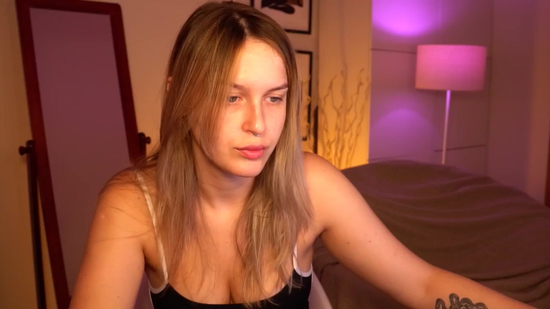 Gallery image thumbnail from sweetpulse_'s myfreecams stream on, 07/23/2024, 06:24 image 1 of 20