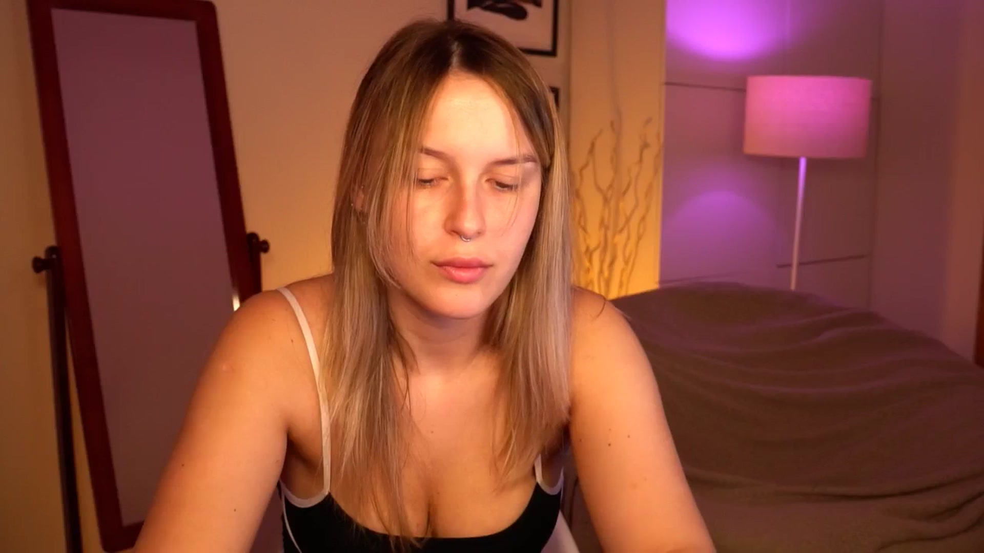 Gallery image thumbnail from sweetpulse_'s myfreecams stream on, 07/23/2024, 06:24 image 5 of 20