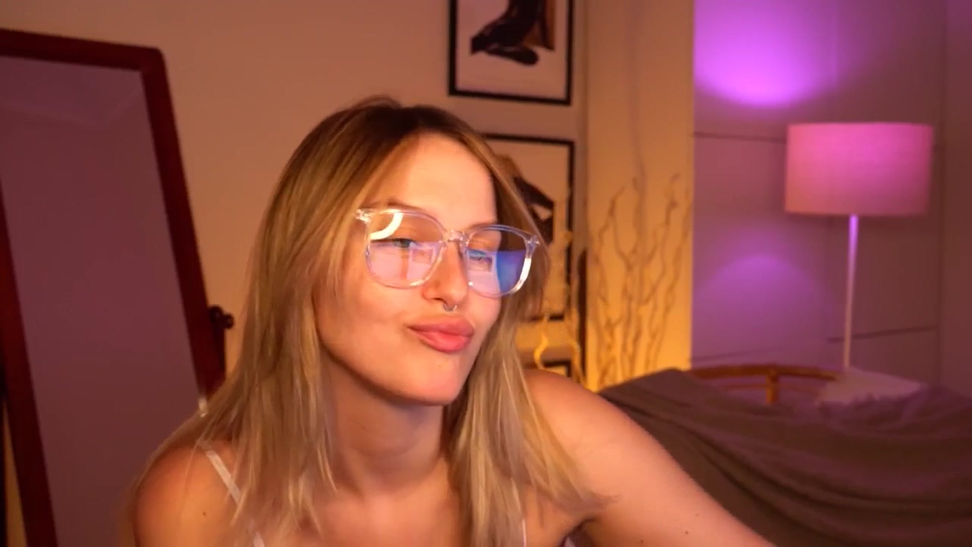 Gallery image thumbnail from sweetpulse_'s myfreecams stream on, 07/23/2024, 10:06 image 15 of 20