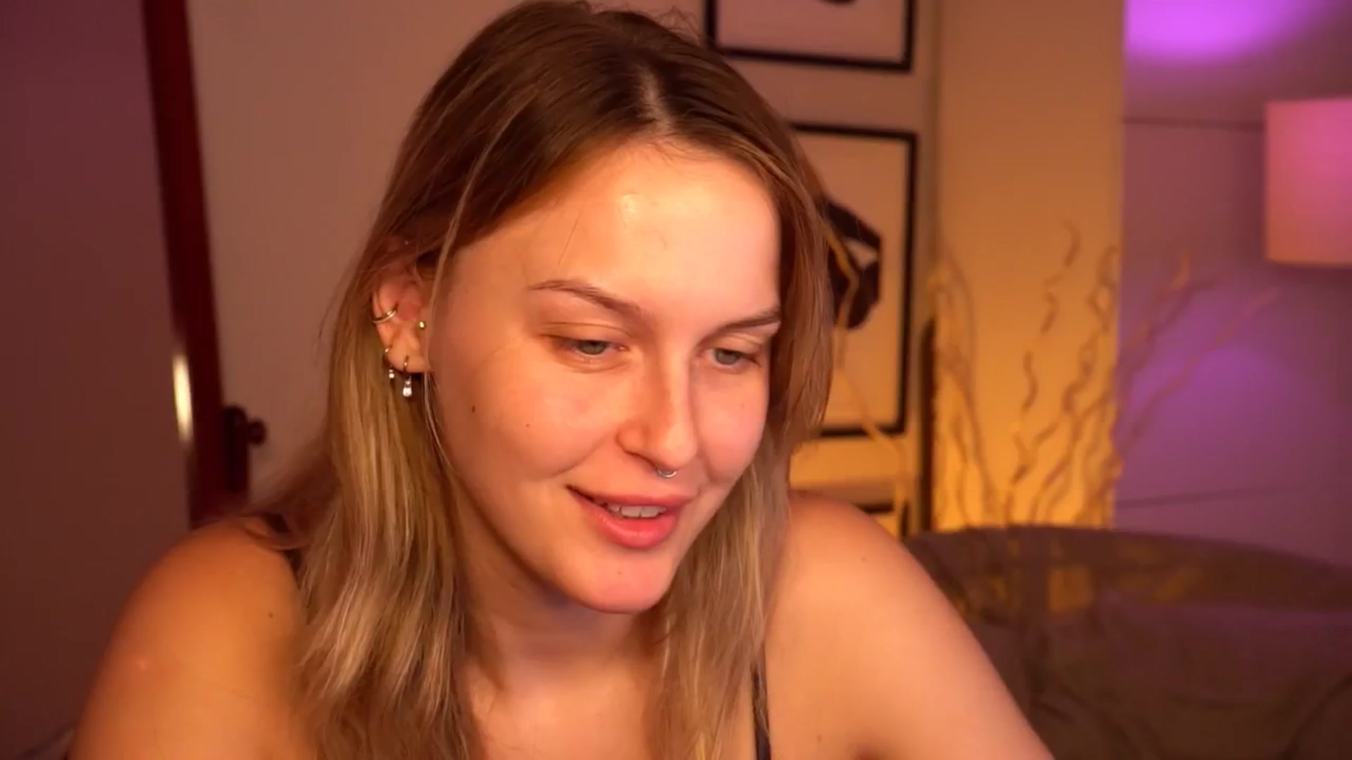 Gallery image thumbnail from sweetpulse_'s myfreecams stream on, 07/27/2024, 07:00 image 12 of 20