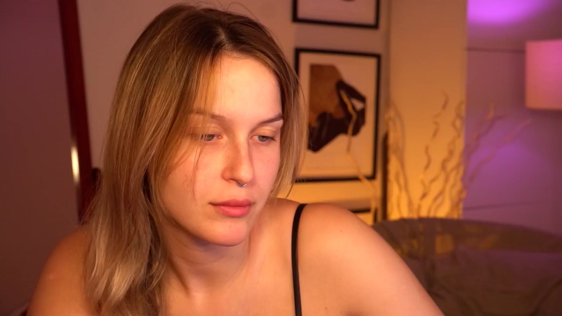 Gallery image thumbnail from sweetpulse_'s myfreecams stream on, 07/27/2024, 07:00 image 4 of 20