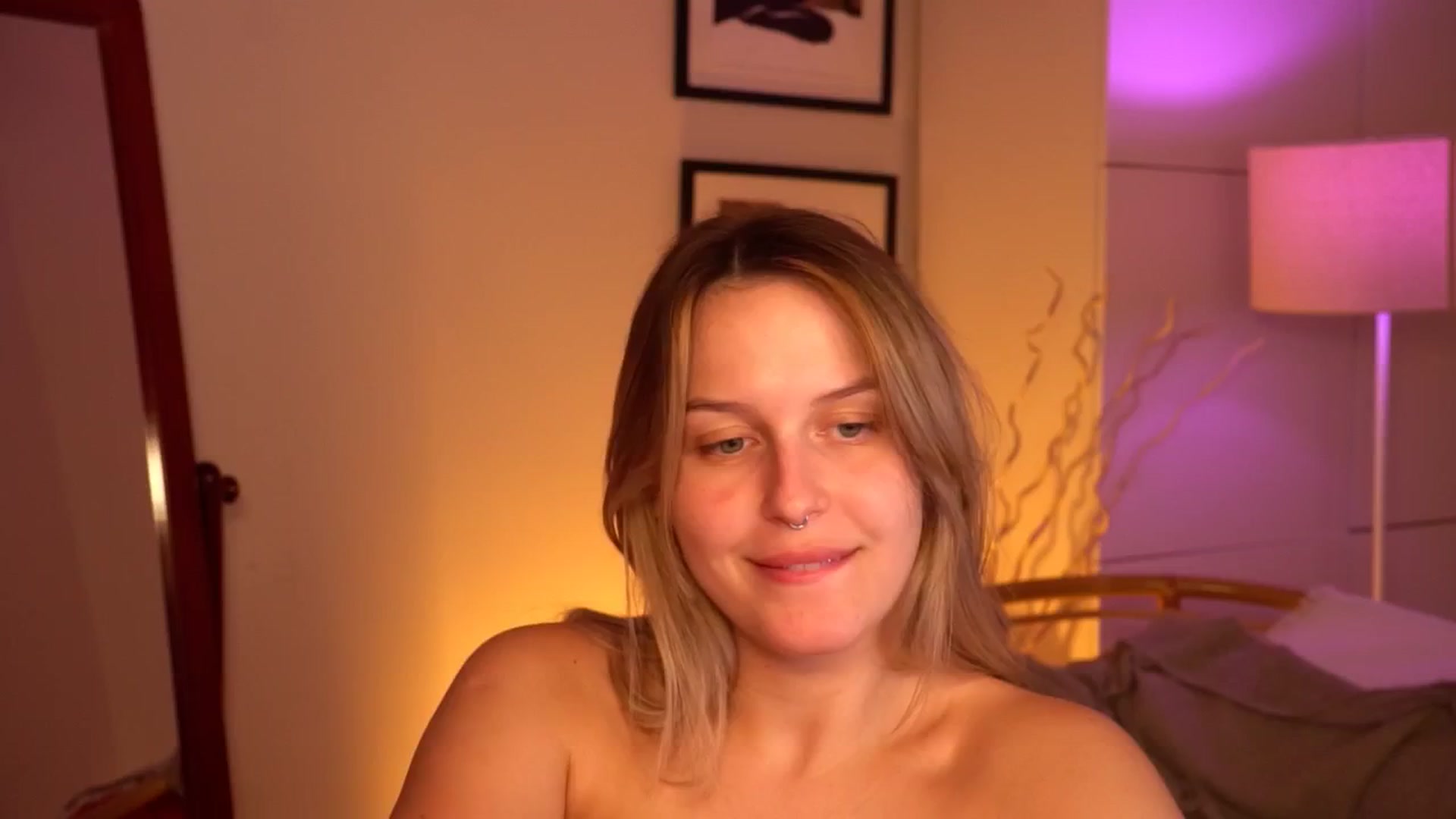 Gallery image thumbnail from sweetpulse_'s myfreecams stream on, 07/27/2024, 08:27 image 15 of 20
