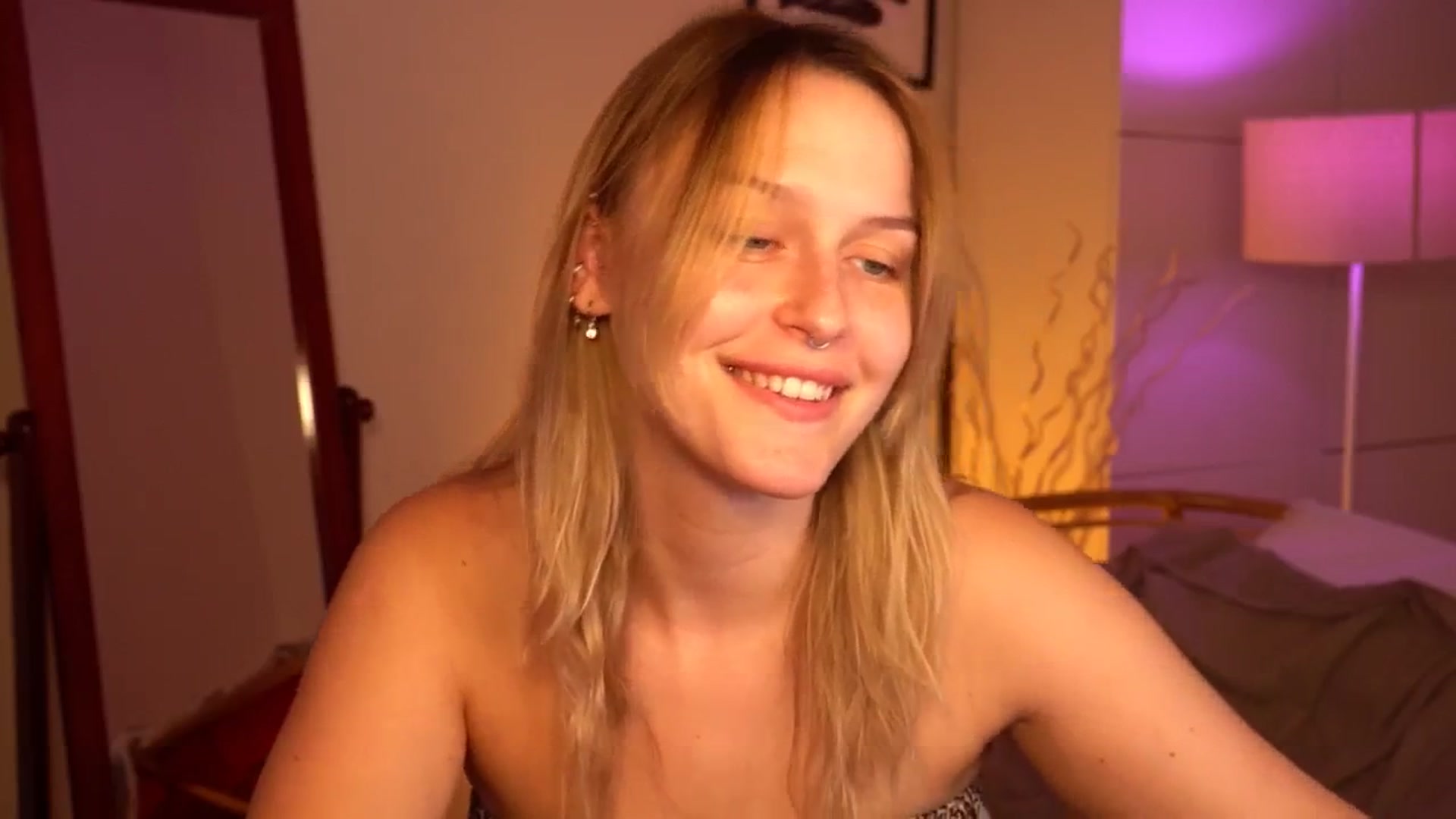 Gallery image thumbnail from sweetpulse_'s myfreecams stream on, 07/27/2024, 08:54 image 19 of 20