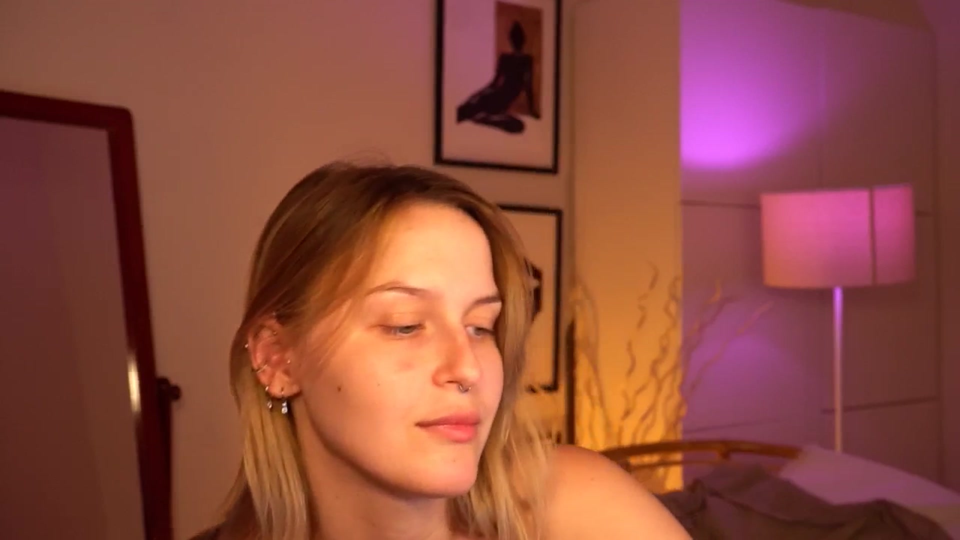 Gallery image thumbnail from sweetpulse_'s myfreecams stream on, 07/27/2024, 08:54 image 3 of 20