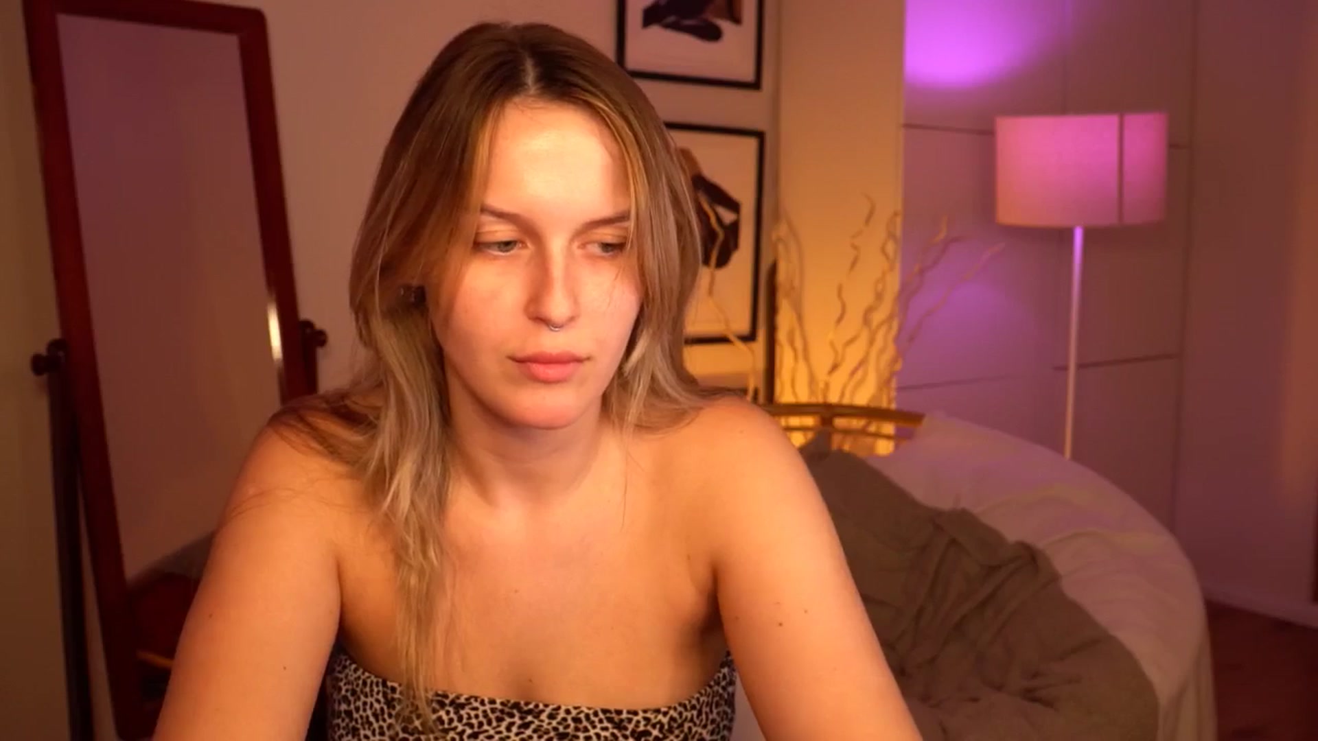 Gallery image thumbnail from sweetpulse_'s myfreecams stream on, 07/27/2024, 09:34 image 17 of 20