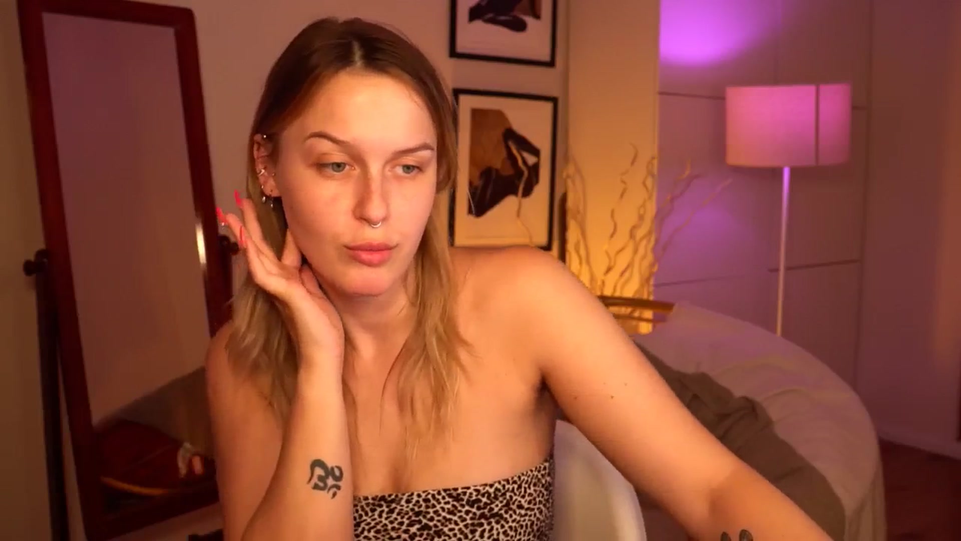 Gallery image thumbnail from sweetpulse_'s myfreecams stream on, 07/27/2024, 09:34 image 5 of 20