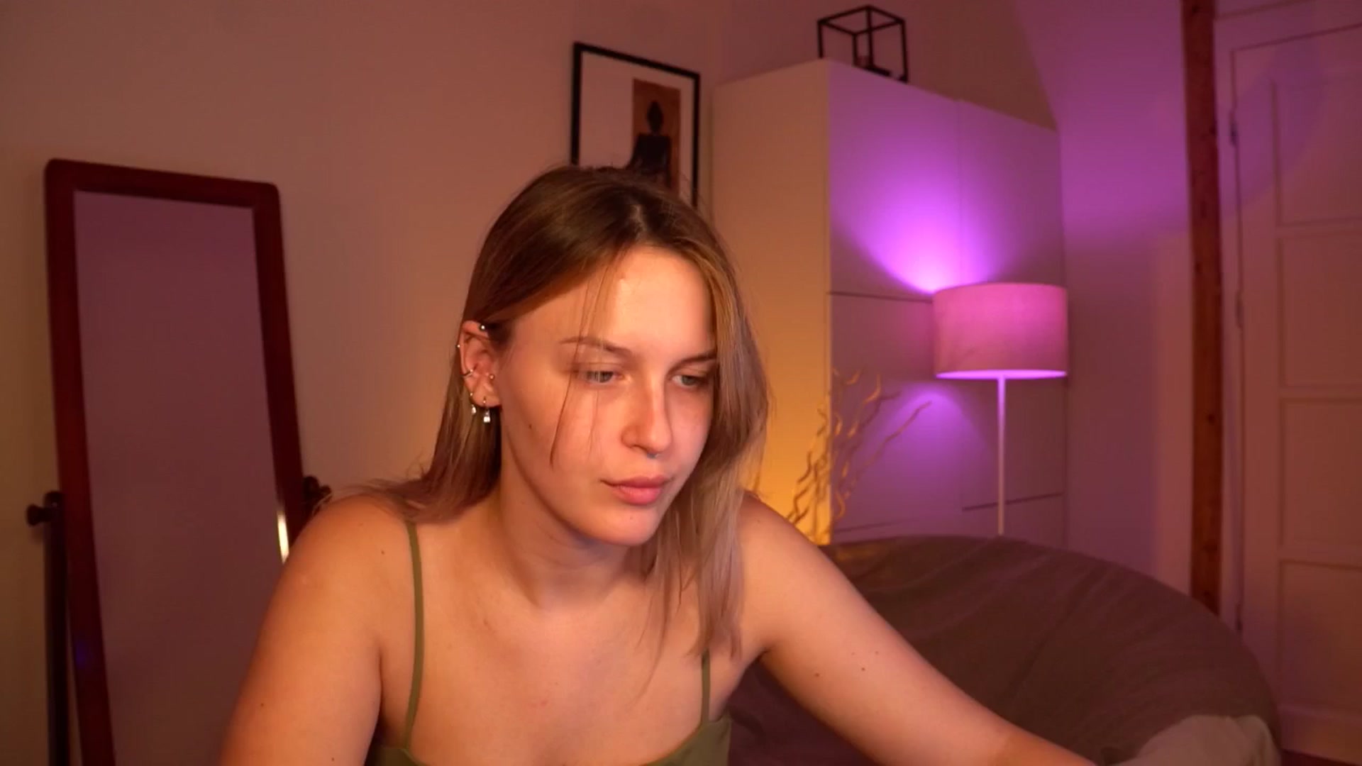 Gallery image thumbnail from sweetpulse_'s myfreecams stream on, 07/29/2024, 05:53 image 15 of 20