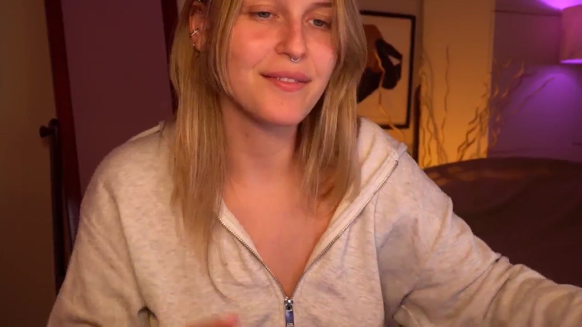 Gallery image thumbnail from sweetpulse_'s myfreecams stream on, 07/29/2024, 11:22 image 10 of 20