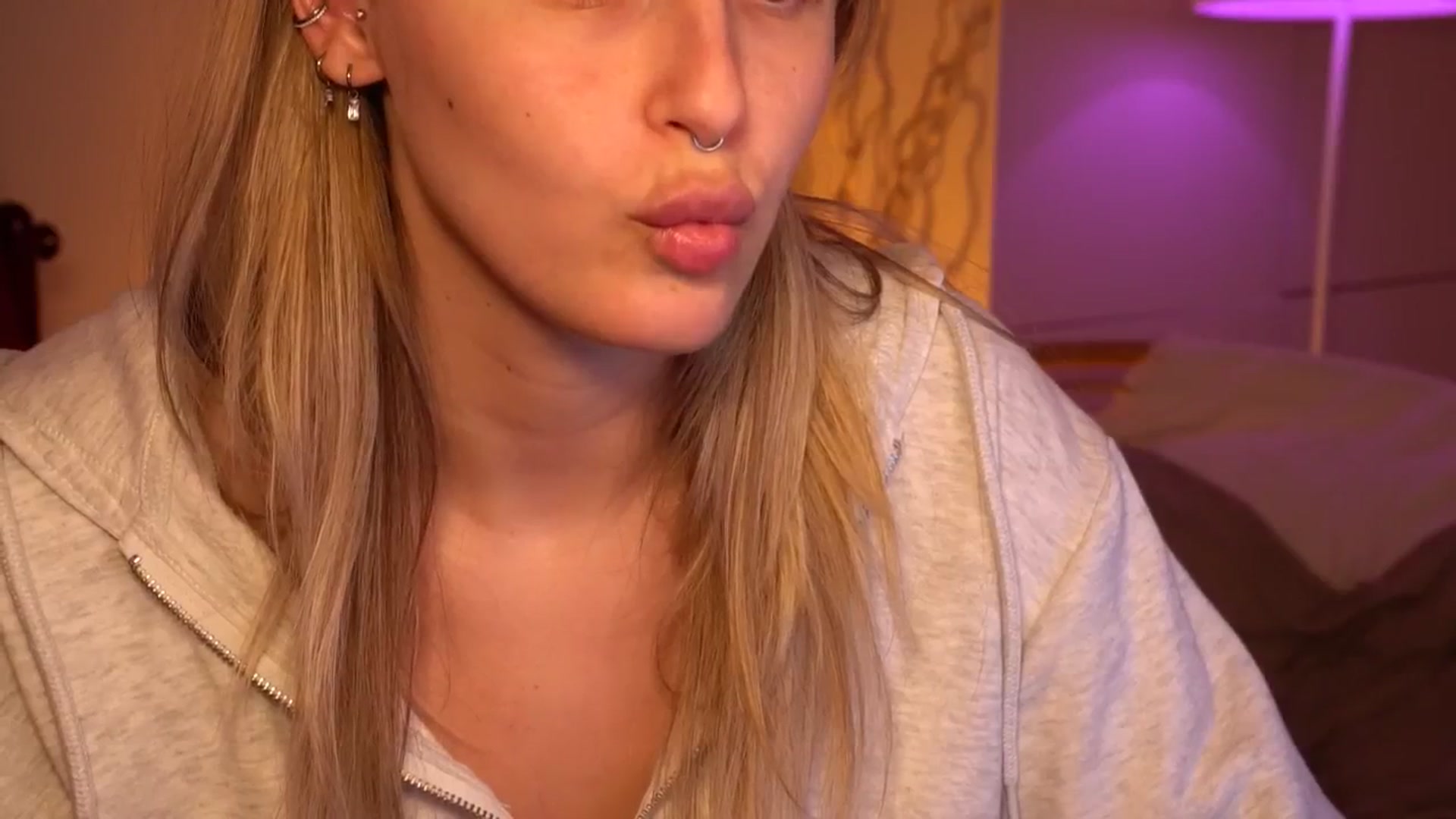 Gallery image thumbnail from sweetpulse_'s myfreecams stream on, 07/30/2024, 09:38 image 20 of 20
