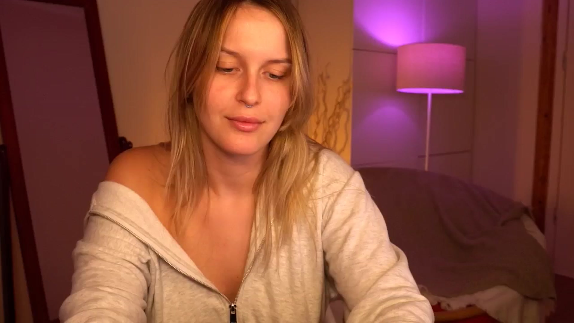 Gallery image thumbnail from sweetpulse_'s myfreecams stream on, 07/30/2024, 10:57 image 13 of 20