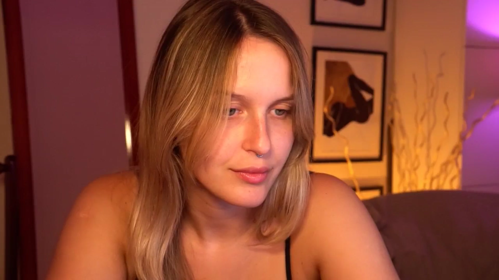 Gallery image thumbnail from sweetpulse_'s myfreecams stream on, 08/04/2024, 12:20 image 8 of 20