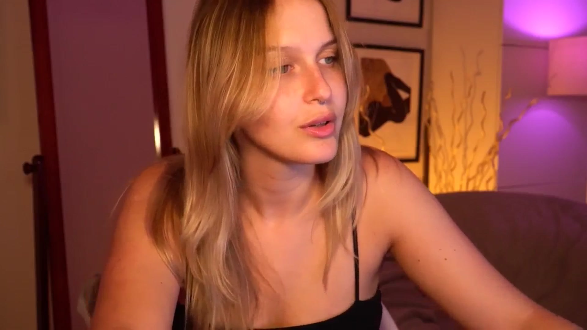 Gallery image thumbnail from sweetpulse_'s myfreecams stream on, 08/04/2024, 12:20 image 6 of 20