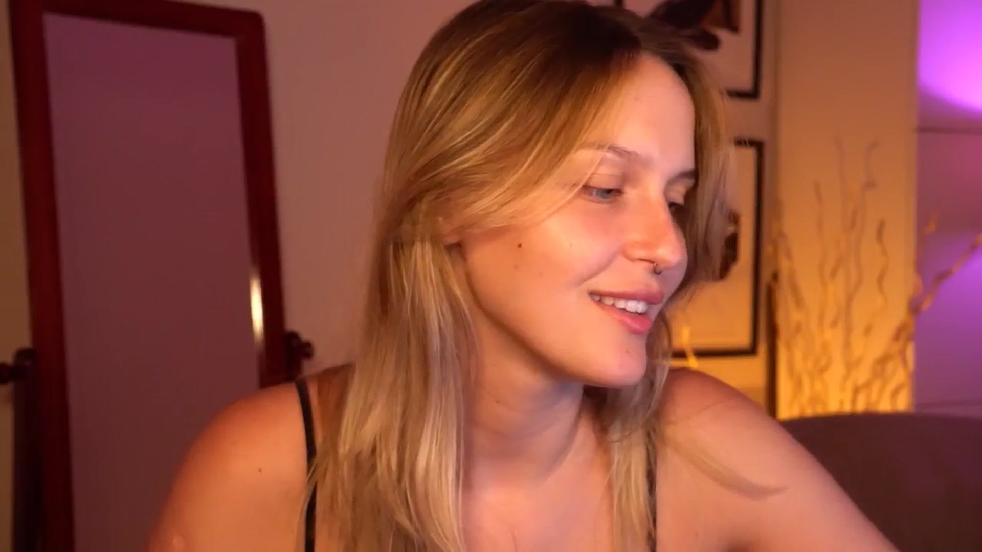 Gallery image thumbnail from sweetpulse_'s myfreecams stream on, 08/04/2024, 12:20 image 7 of 20