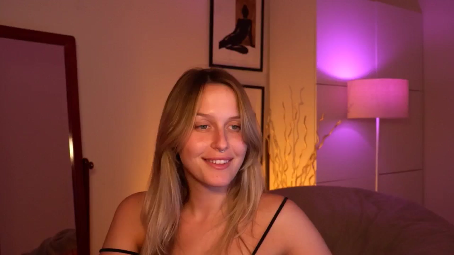 Gallery image thumbnail from sweetpulse_'s myfreecams stream on, 08/04/2024, 13:04 image 18 of 20