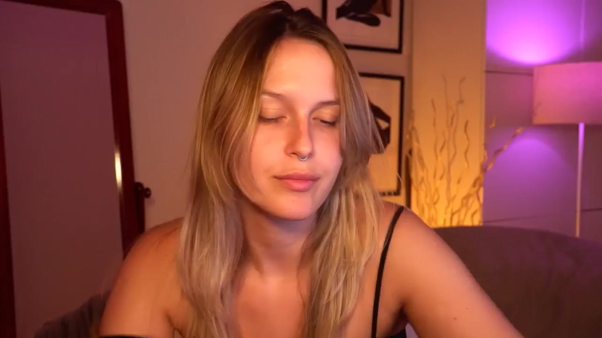 Gallery image thumbnail from sweetpulse_'s myfreecams stream on, 08/04/2024, 13:04 image 1 of 20