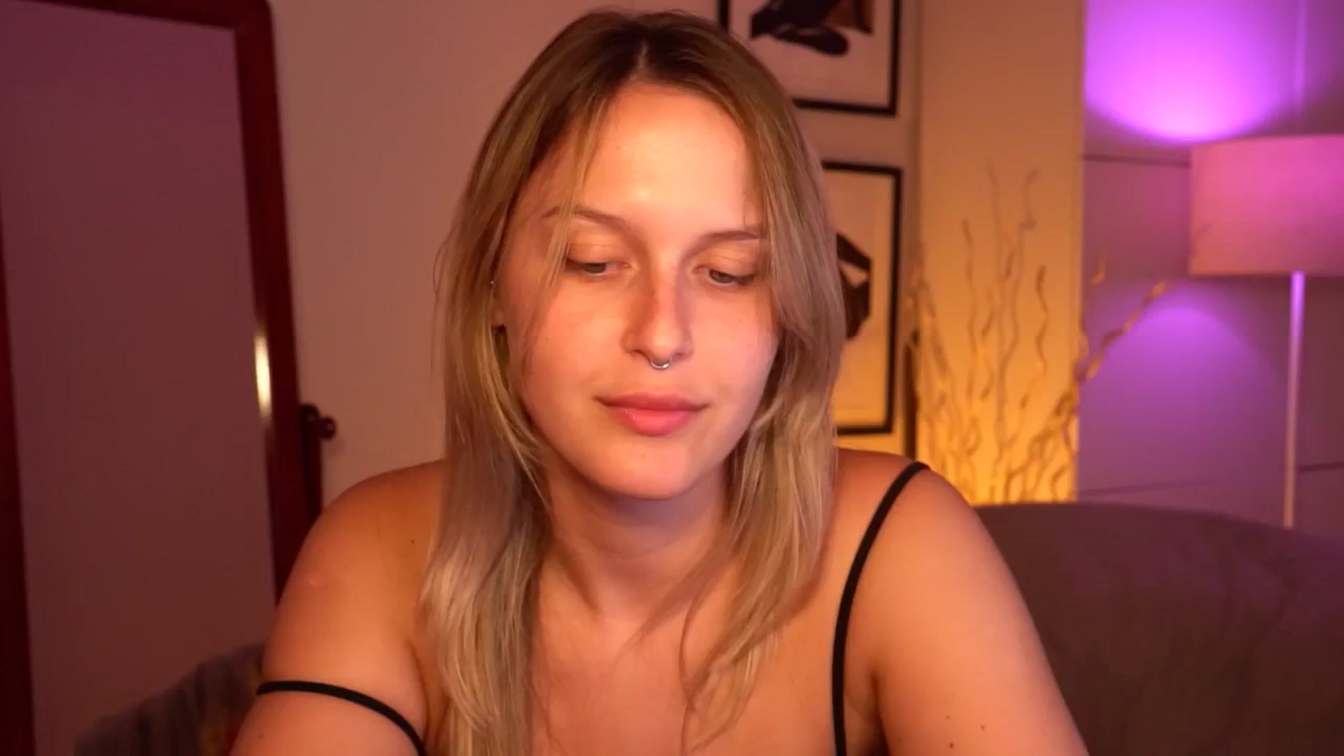 Gallery image thumbnail from sweetpulse_'s myfreecams stream on, 08/04/2024, 13:04 image 8 of 20