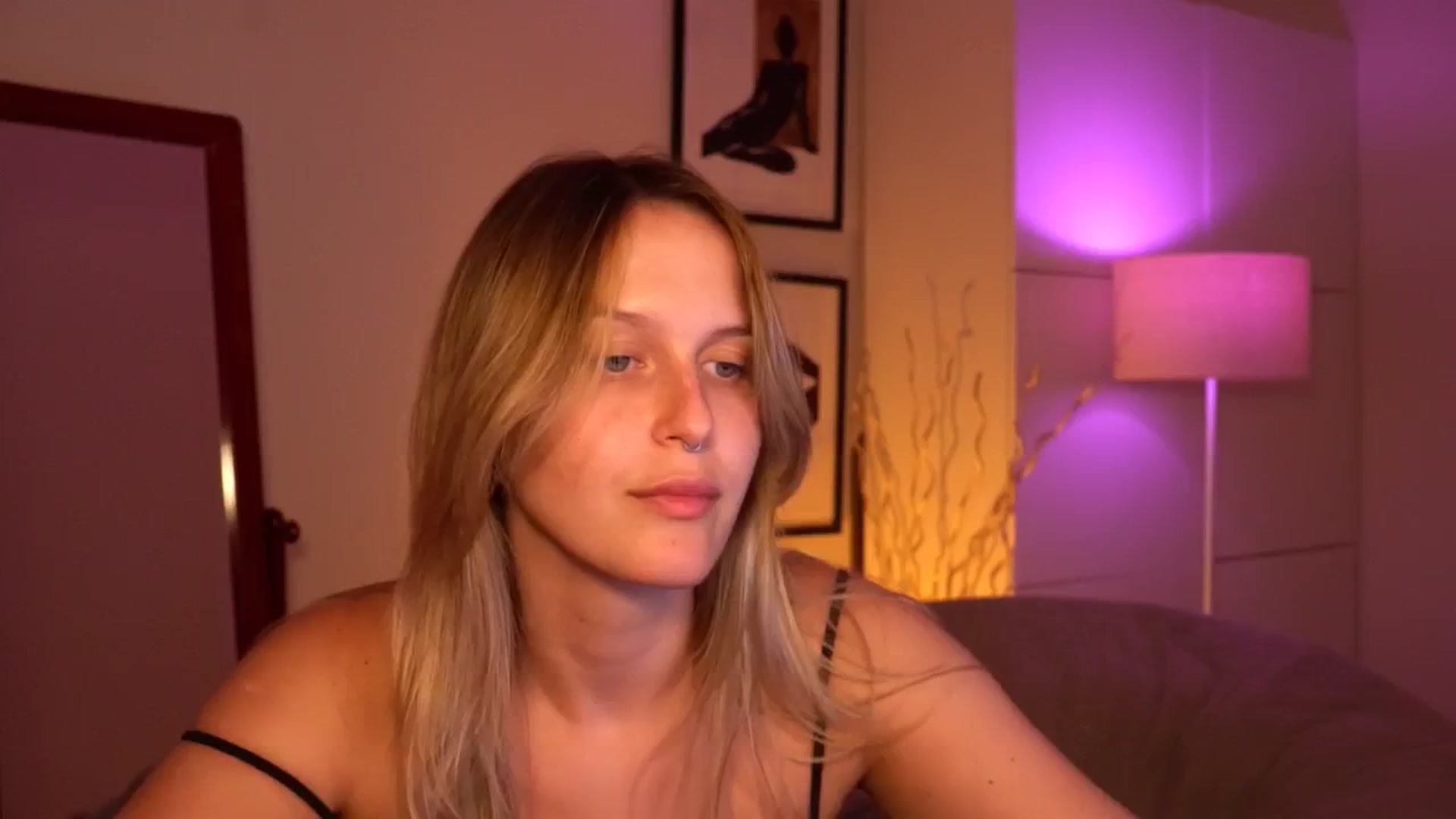 Gallery image thumbnail from sweetpulse_'s myfreecams stream on, 08/04/2024, 13:04 image 17 of 20