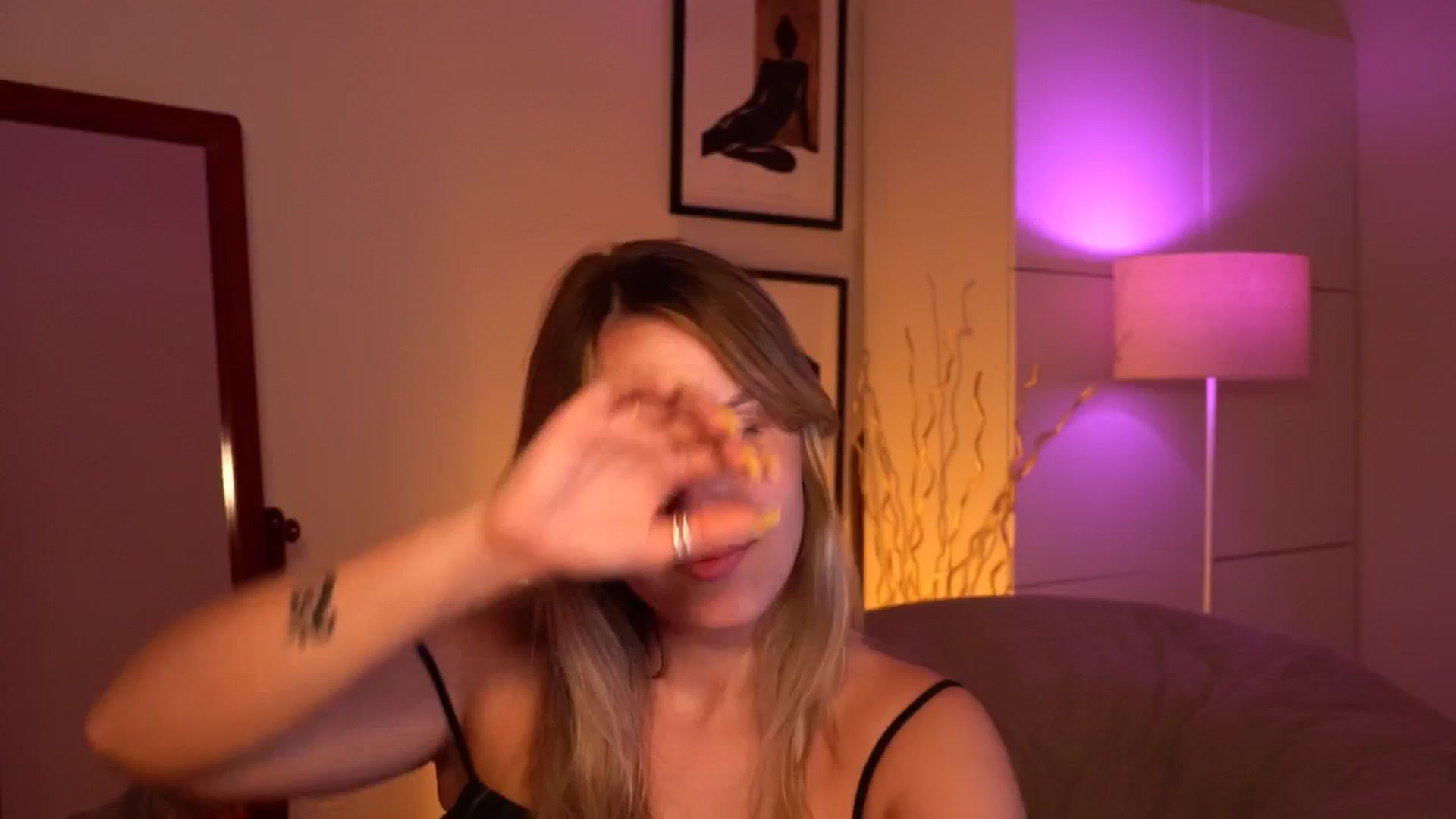 Gallery image thumbnail from sweetpulse_'s myfreecams stream on, 08/04/2024, 13:04 image 19 of 20