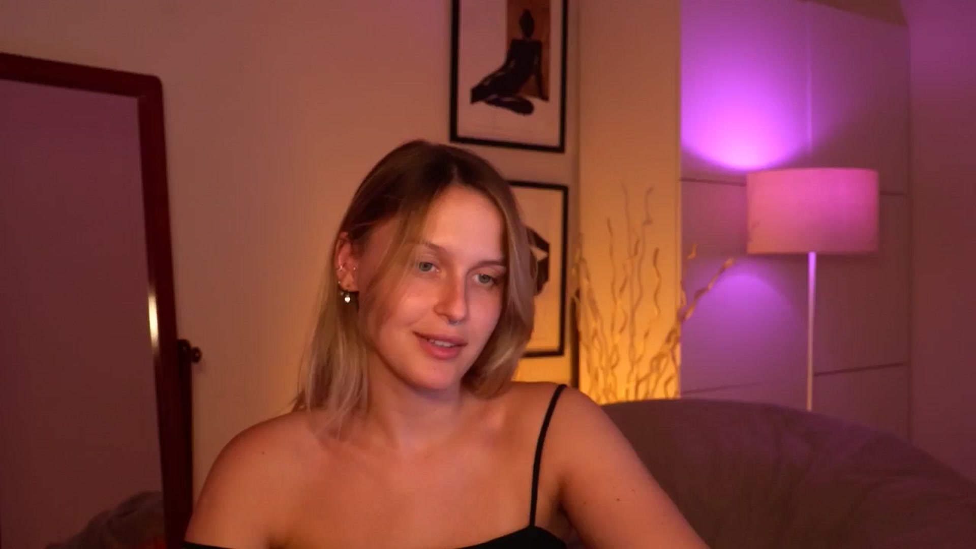 Gallery image thumbnail from sweetpulse_'s myfreecams stream on, 08/04/2024, 13:04 image 11 of 20