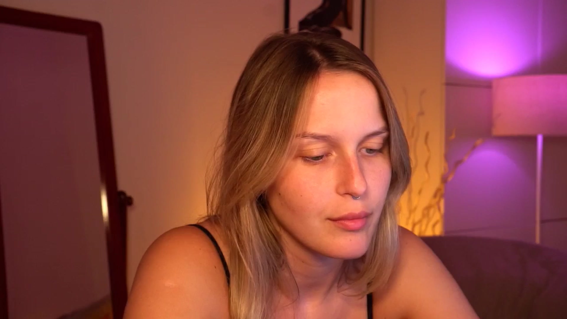 Gallery image thumbnail from sweetpulse_'s myfreecams stream on, 08/04/2024, 14:27 image 16 of 20