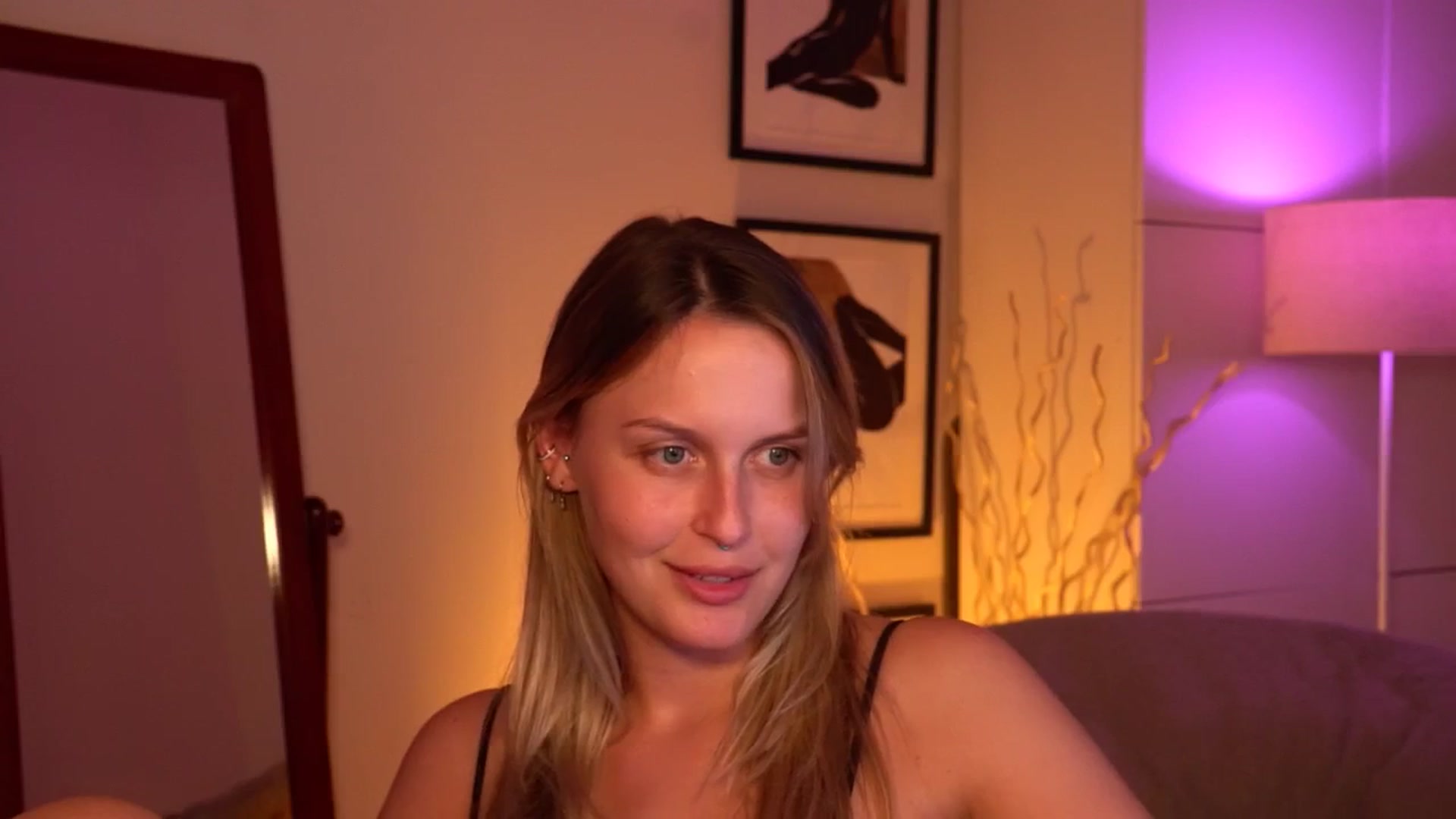 Gallery image thumbnail from sweetpulse_'s myfreecams stream on, 08/04/2024, 14:27 image 12 of 20