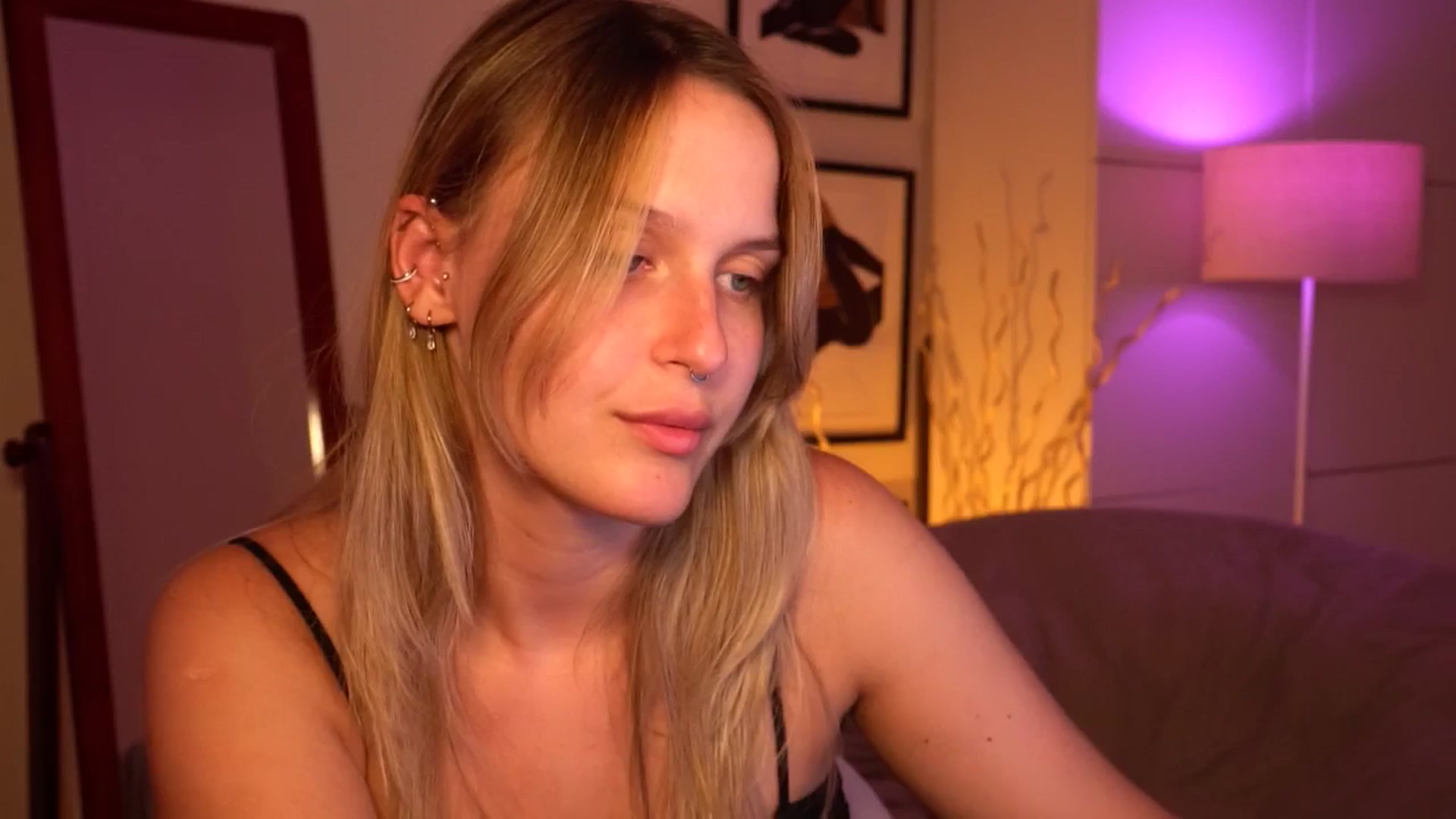 Gallery image thumbnail from sweetpulse_'s myfreecams stream on, 08/04/2024, 14:27 image 3 of 20