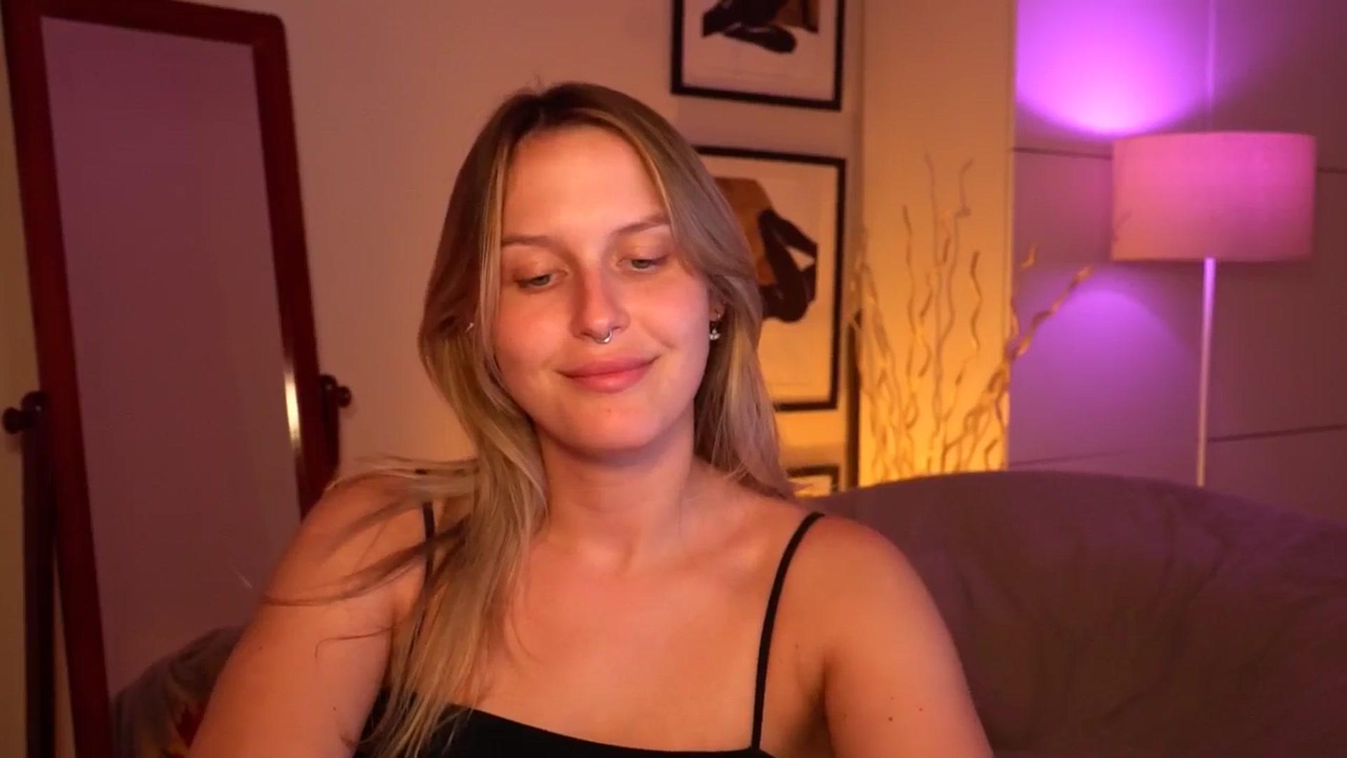 Gallery image thumbnail from sweetpulse_'s myfreecams stream on, 08/04/2024, 14:27 image 6 of 20