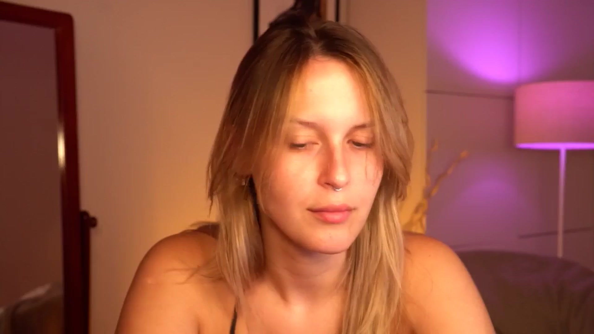 Gallery image thumbnail from sweetpulse_'s myfreecams stream on, 08/05/2024, 05:55 image 20 of 20