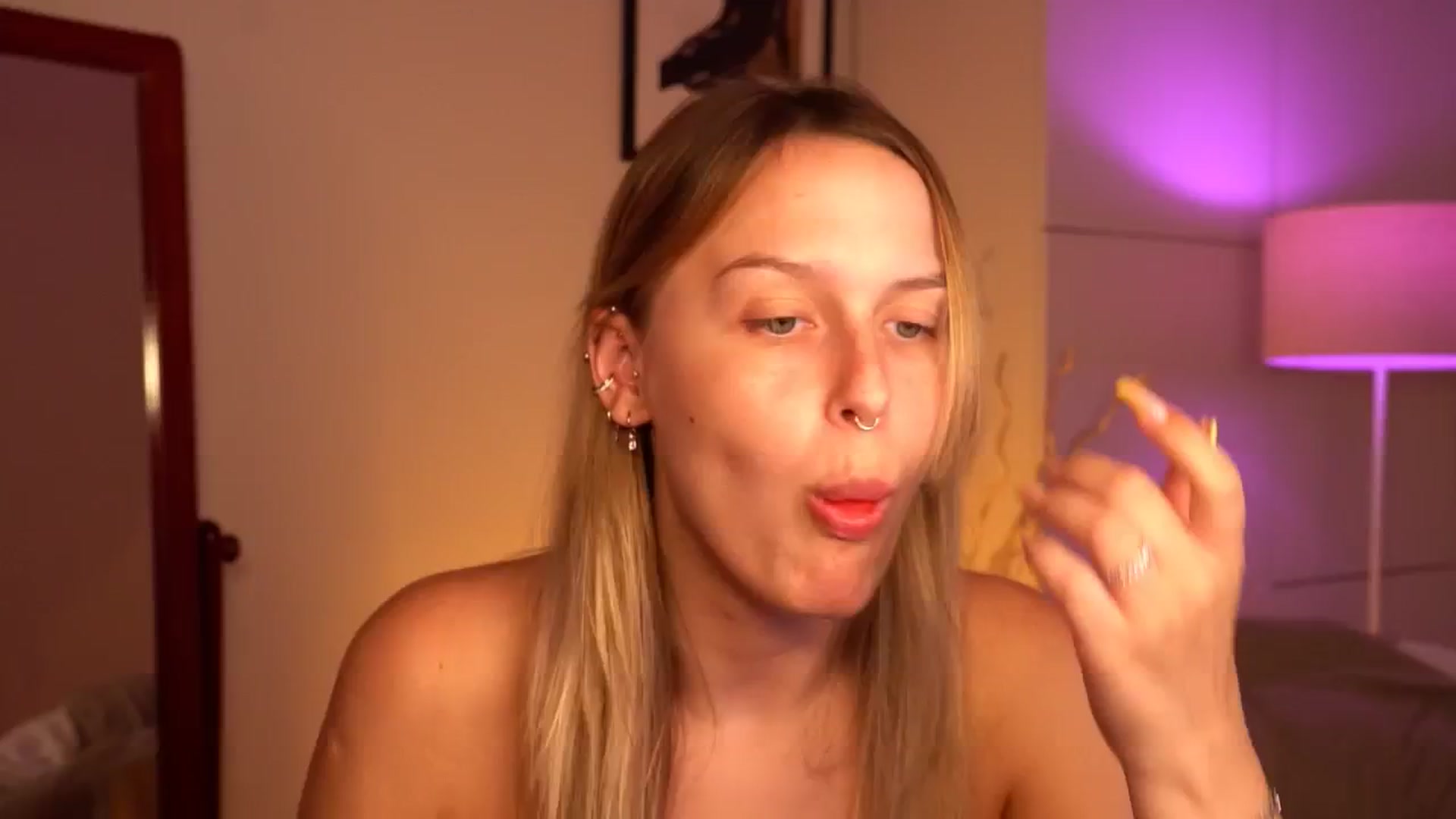 Gallery image thumbnail from sweetpulse_'s myfreecams stream on, 08/05/2024, 07:39 image 4 of 20