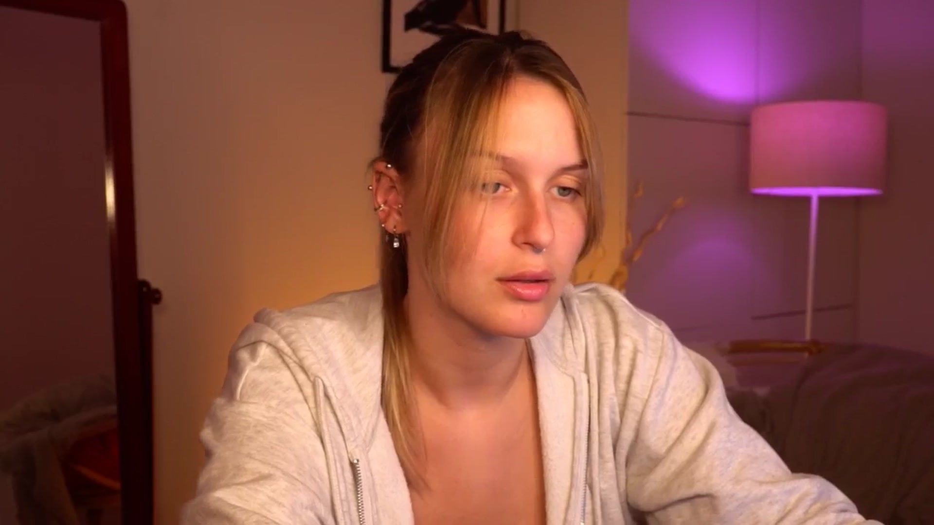 Gallery image thumbnail from sweetpulse_'s myfreecams stream on, 08/05/2024, 09:36 image 16 of 20