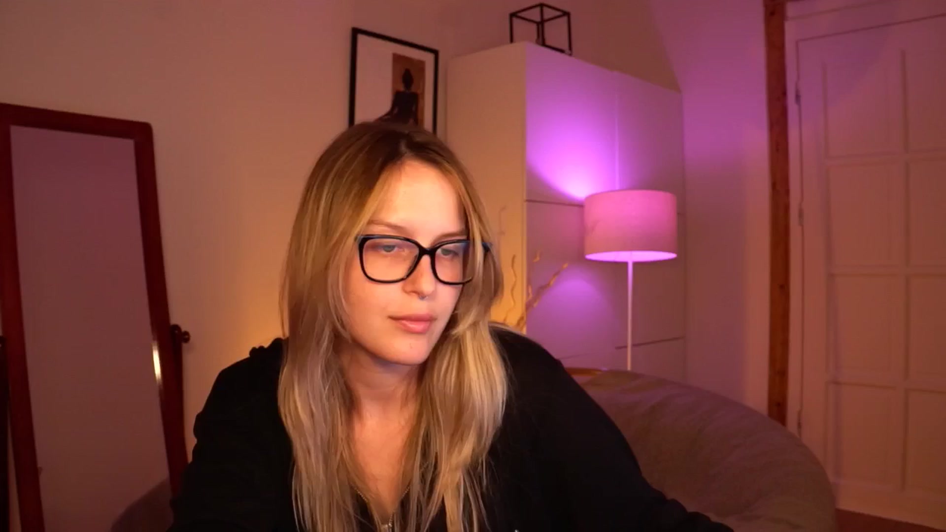 Gallery image thumbnail from sweetpulse_'s myfreecams stream on, 08/06/2024, 09:59 image 15 of 20