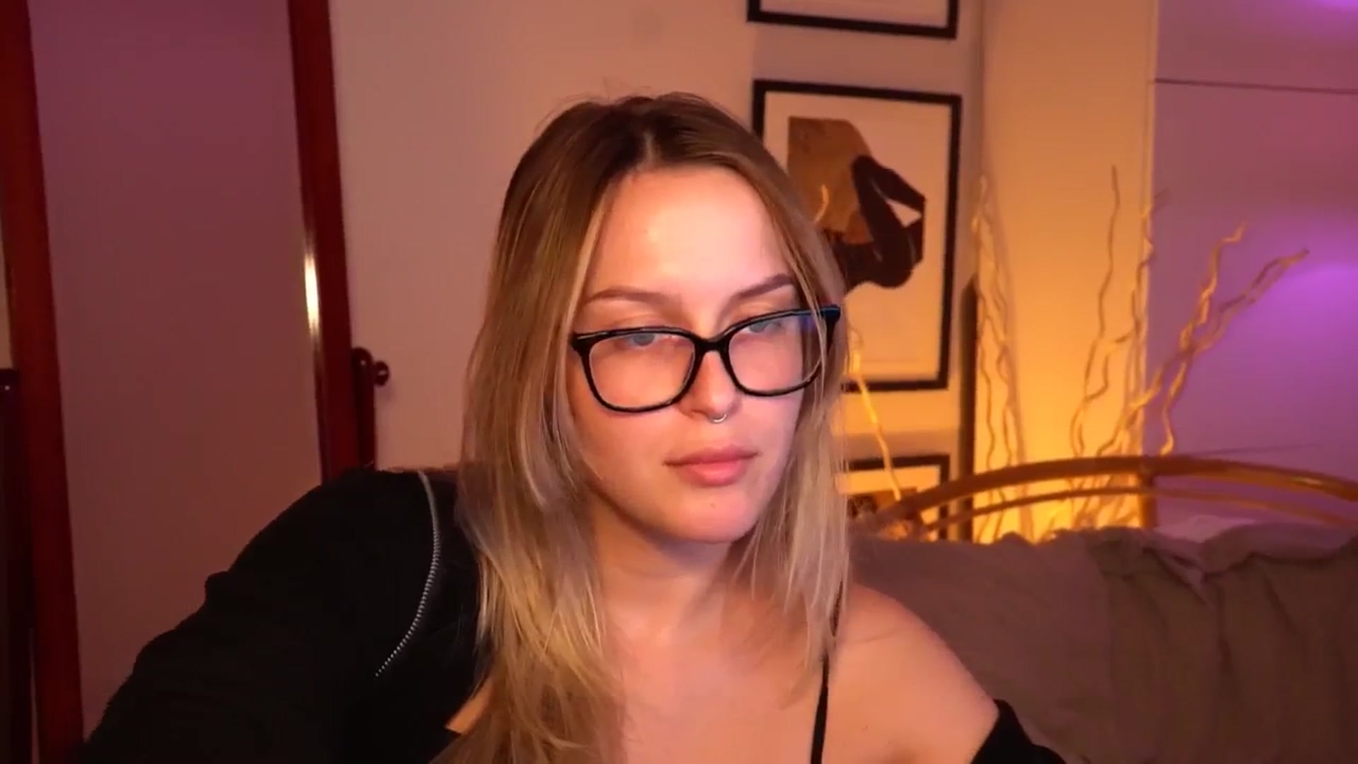 Gallery image thumbnail from sweetpulse_'s myfreecams stream on, 08/08/2024, 07:47 image 20 of 20
