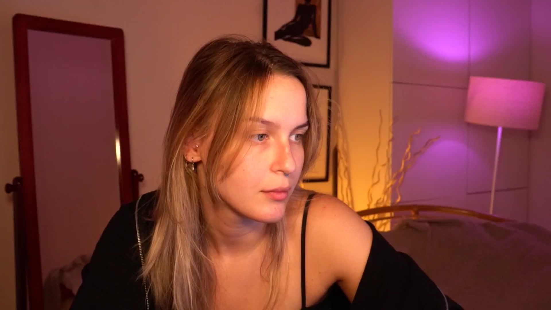 Gallery image thumbnail from sweetpulse_'s myfreecams stream on, 08/08/2024, 07:47 image 4 of 20