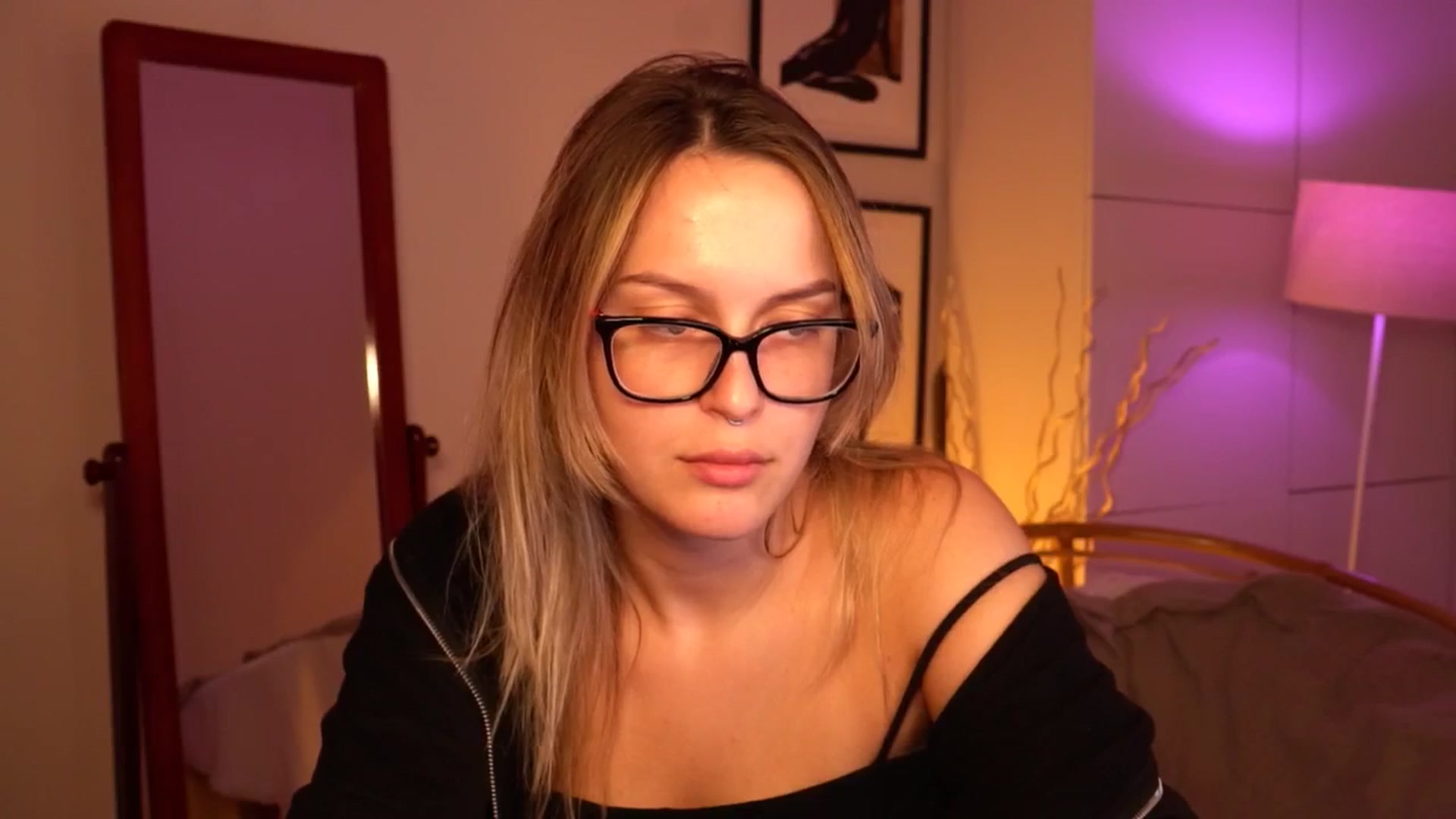 Gallery image thumbnail from sweetpulse_'s myfreecams stream on, 08/08/2024, 07:47 image 9 of 20