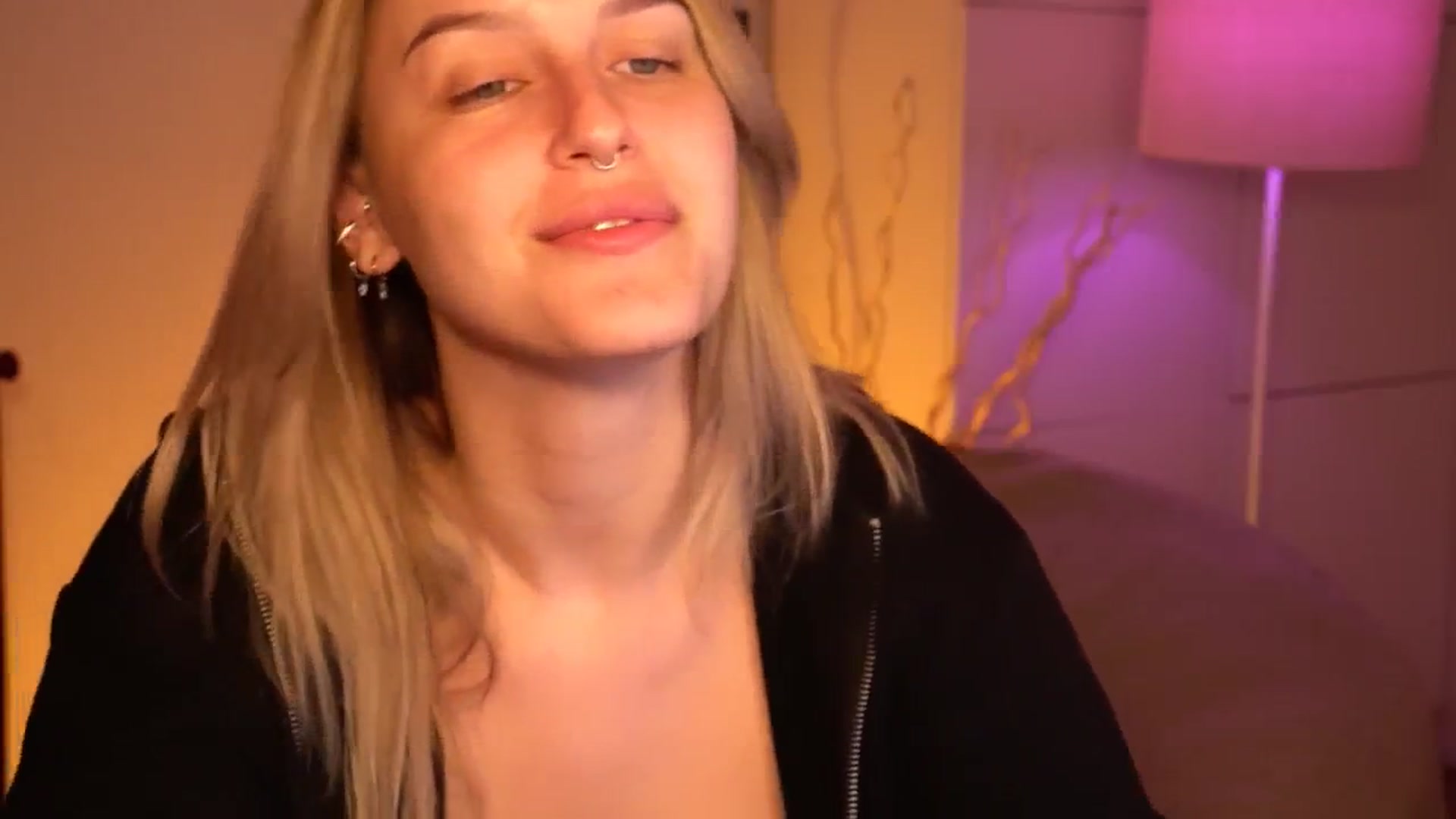 Gallery image thumbnail from sweetpulse_'s myfreecams stream on, 08/12/2024, 06:52 image 5 of 20