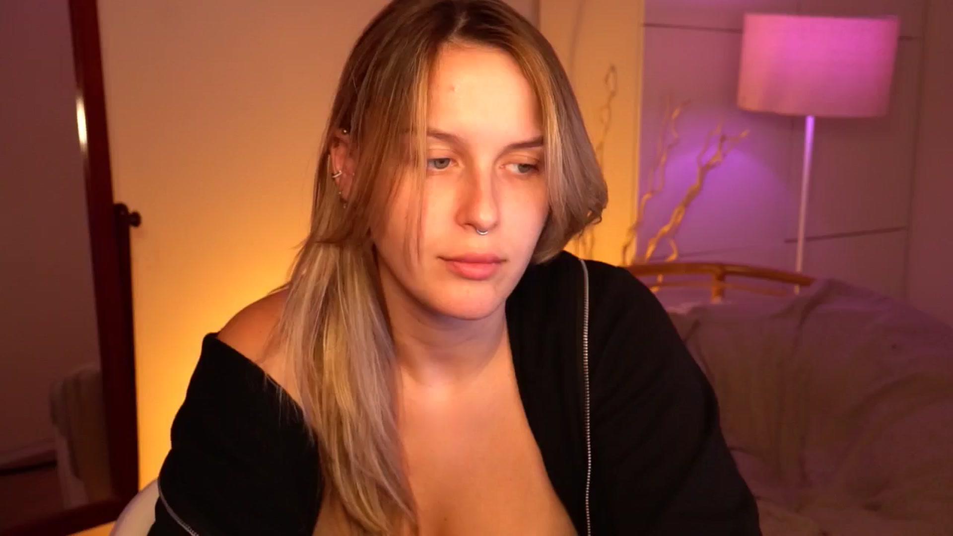 Gallery image thumbnail from sweetpulse_'s myfreecams stream on, 08/12/2024, 09:10 image 12 of 20