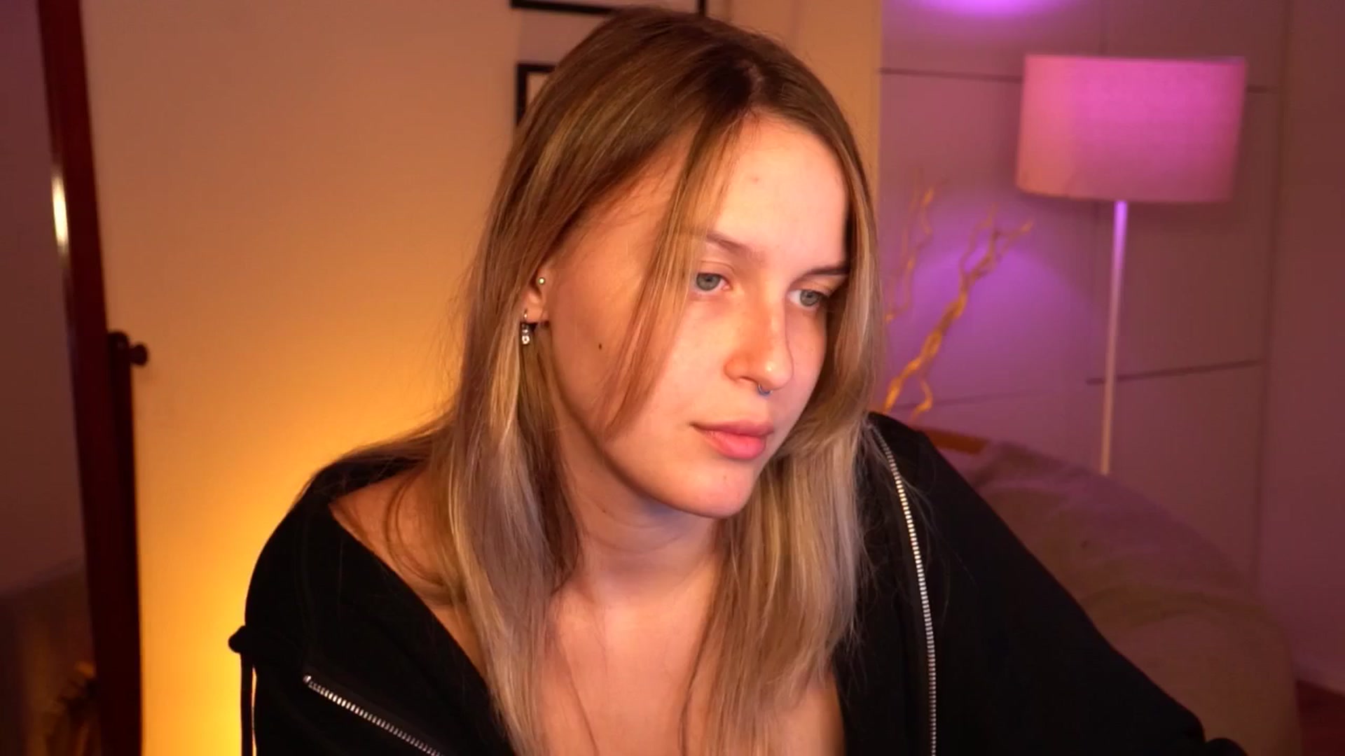Gallery image thumbnail from sweetpulse_'s myfreecams stream on, 08/12/2024, 09:10 image 5 of 20