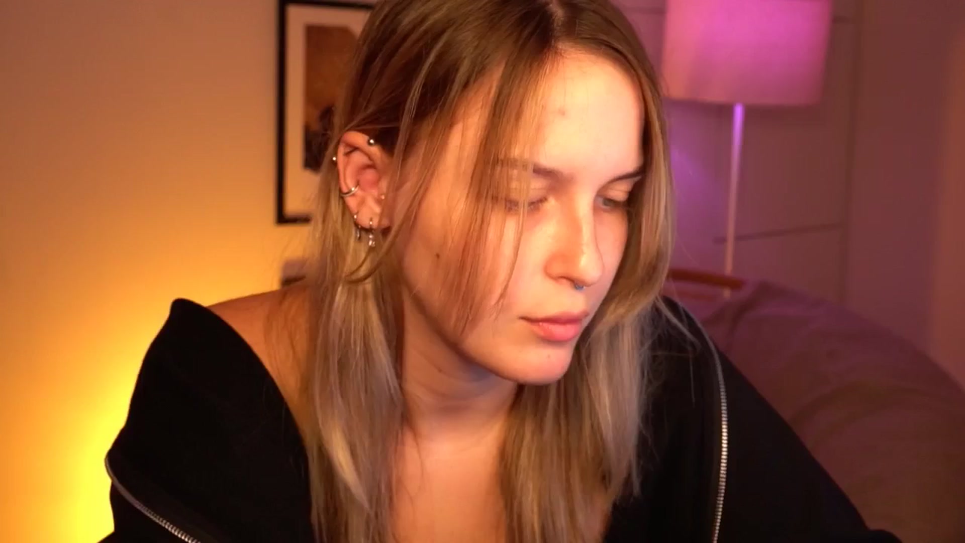 Gallery image thumbnail from sweetpulse_'s myfreecams stream on, 08/12/2024, 09:10 image 7 of 20