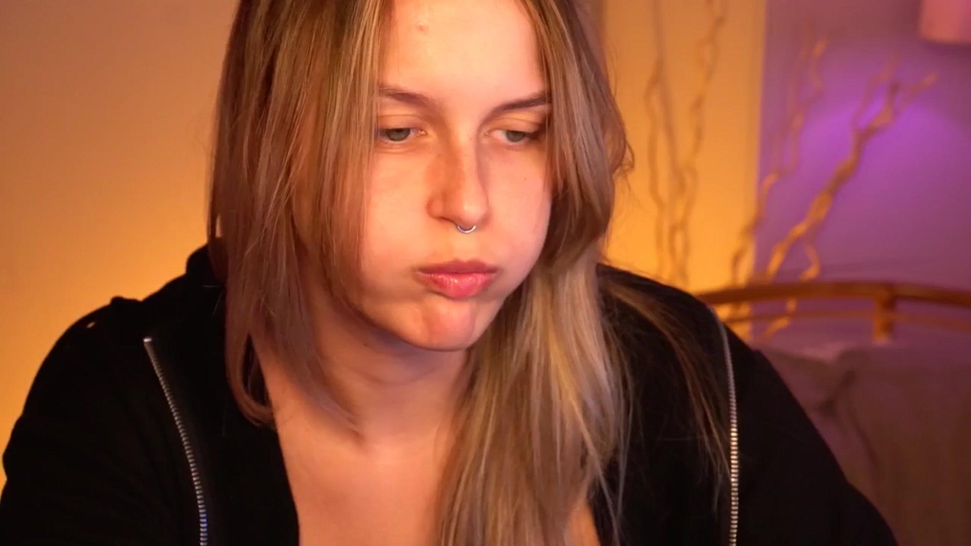 Gallery image thumbnail from sweetpulse_'s myfreecams stream on, 08/12/2024, 09:10 image 15 of 20