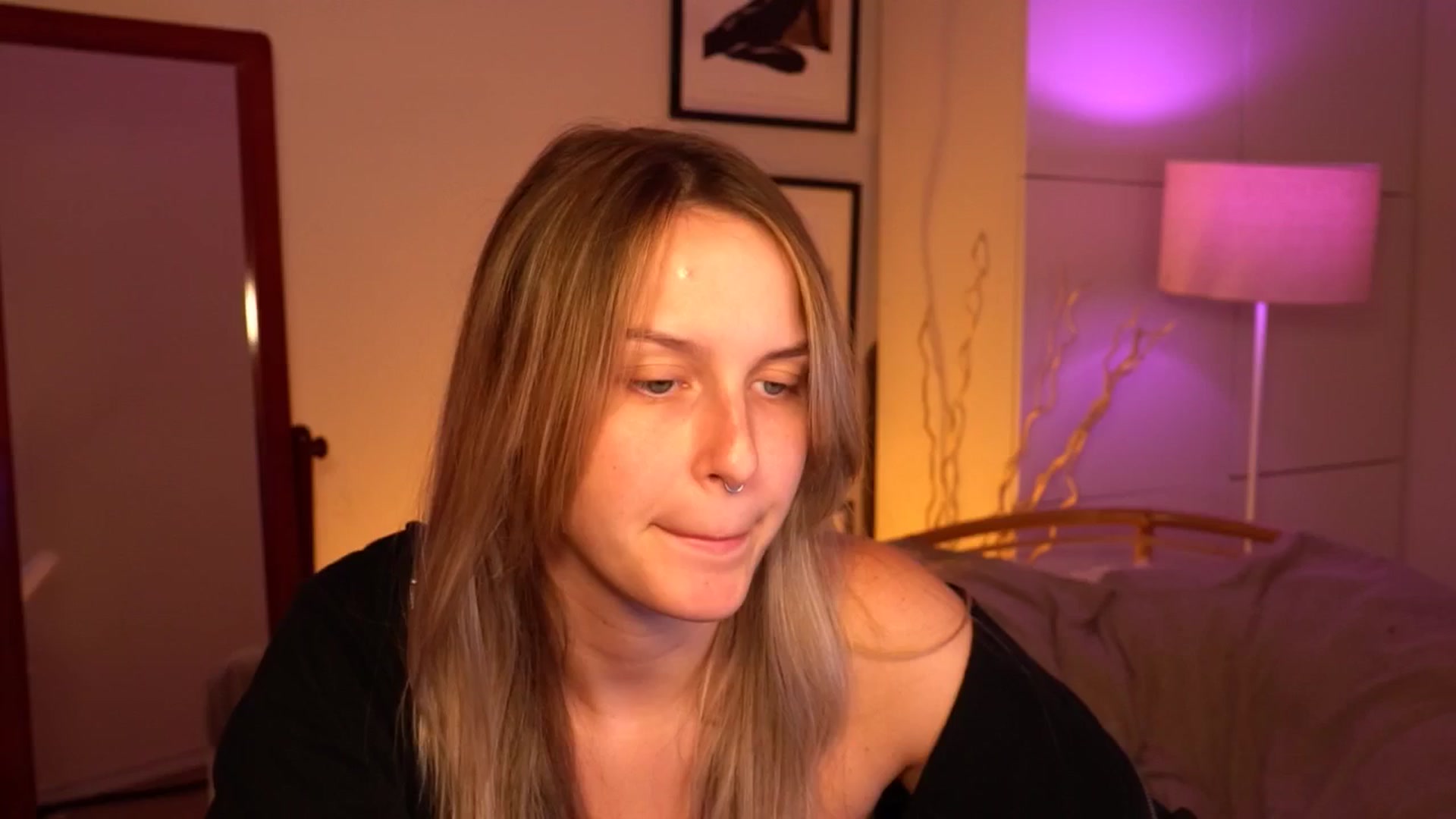 Gallery image thumbnail from sweetpulse_'s myfreecams stream on, 08/12/2024, 09:10 image 17 of 20
