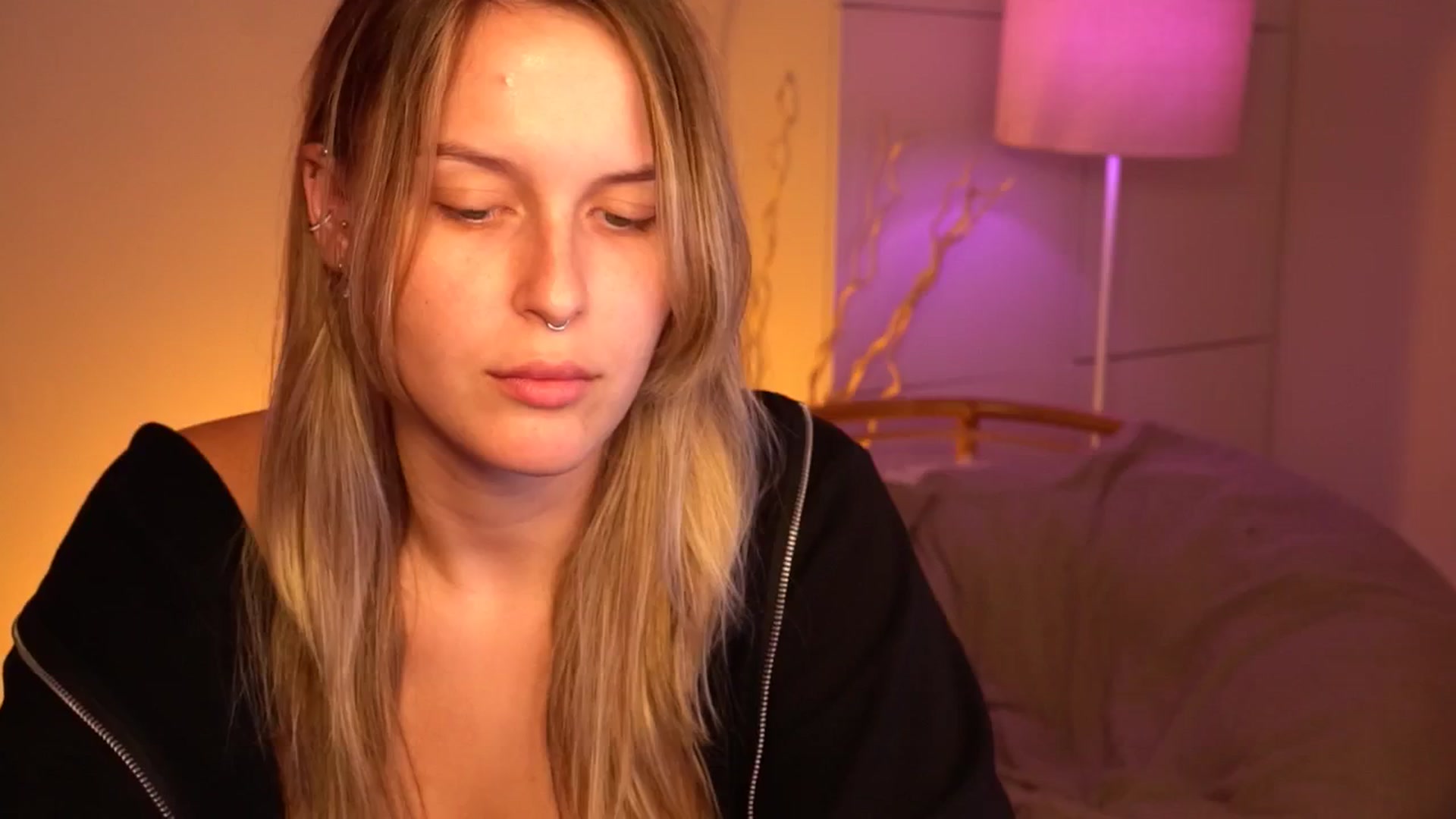 Gallery image thumbnail from sweetpulse_'s myfreecams stream on, 08/12/2024, 09:10 image 6 of 20
